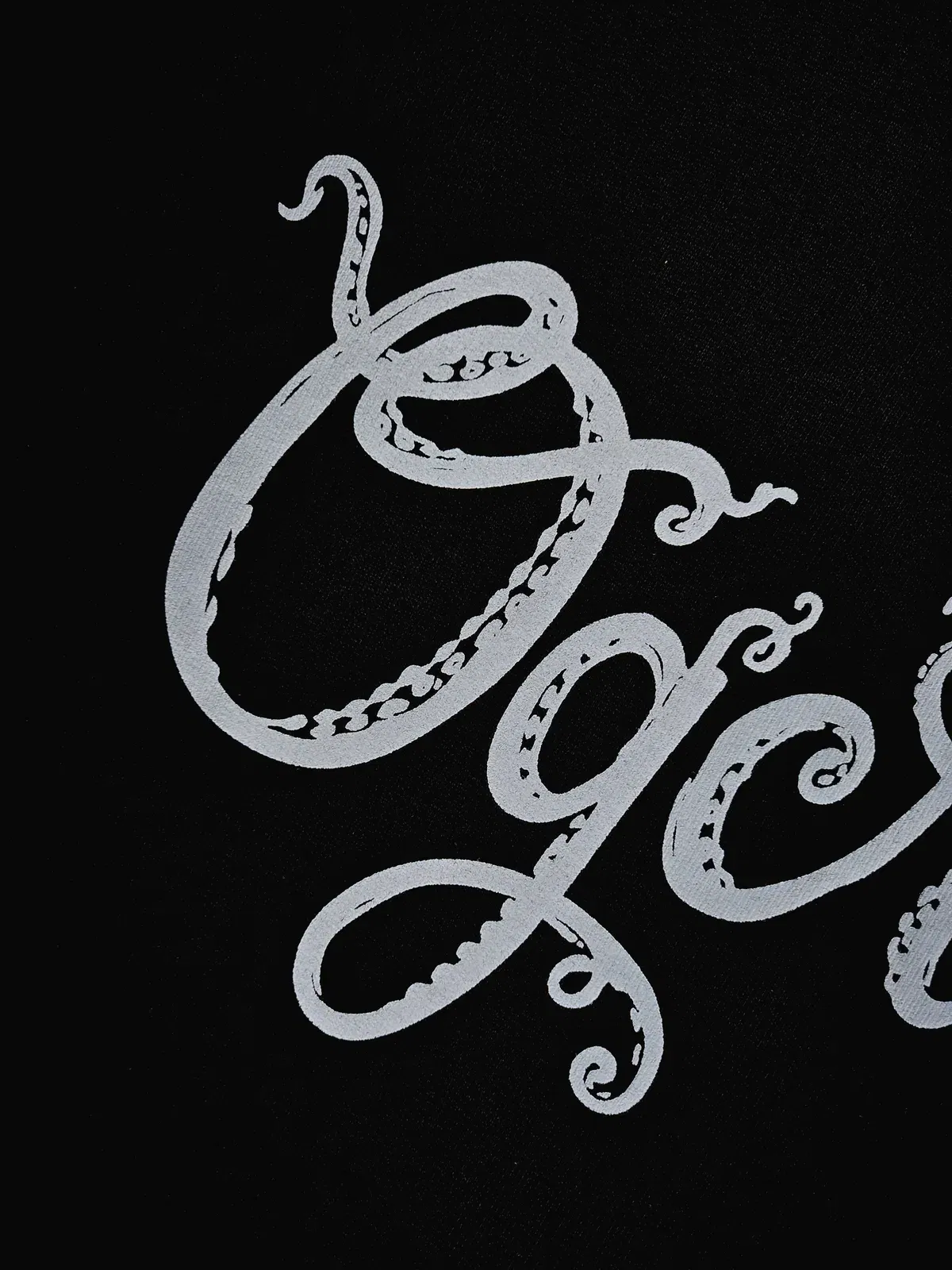 BLACK OCTOPUS X SHARK T-SHIRT