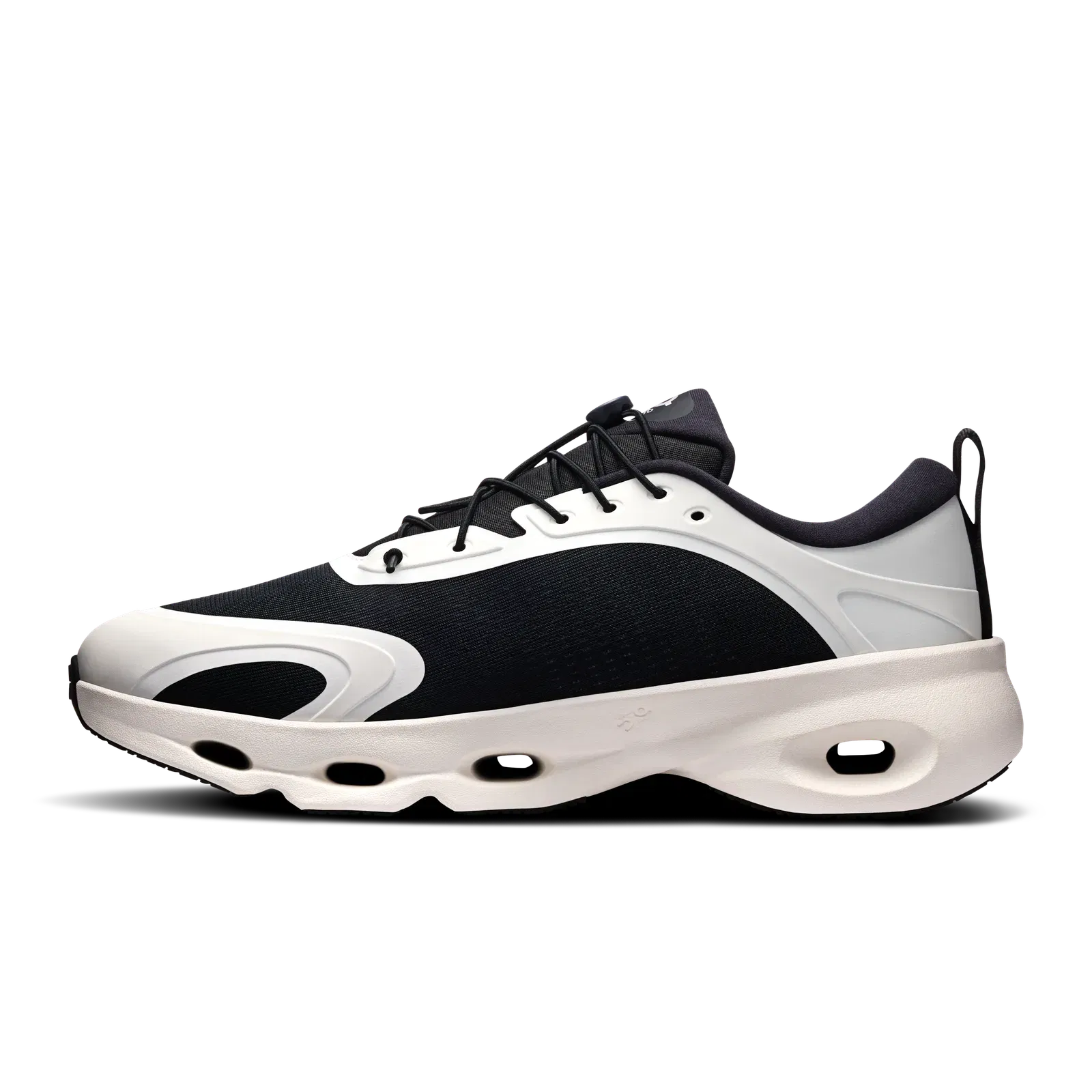 On Cloudsolo Loewe Black Eggshell