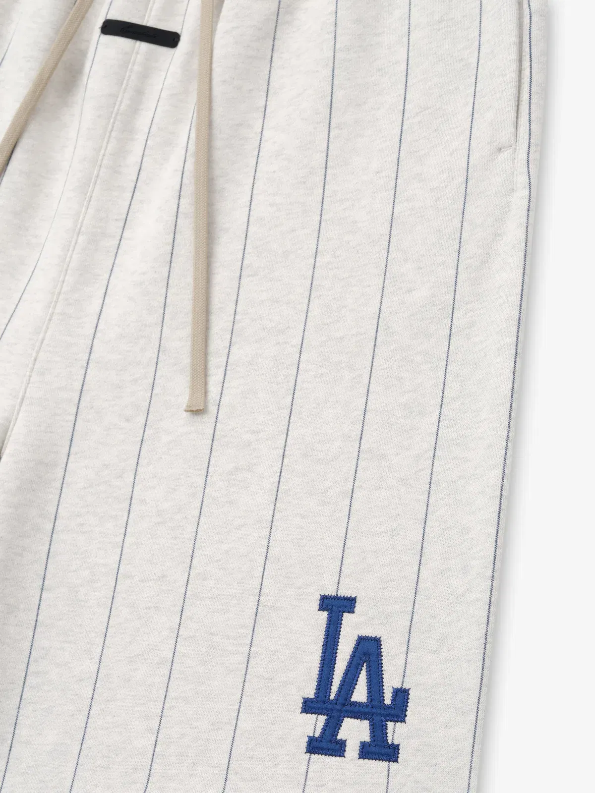 Essentials Dodgers 90'S Sweatshort Oatmeal Heather W Dark Sapphire Pinstripes
