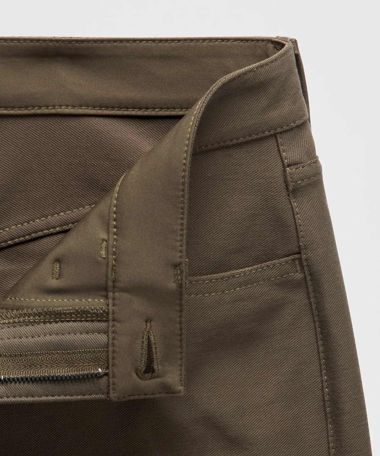 Lululemon Women's EasyFive Mid-Rise Short 4.5"