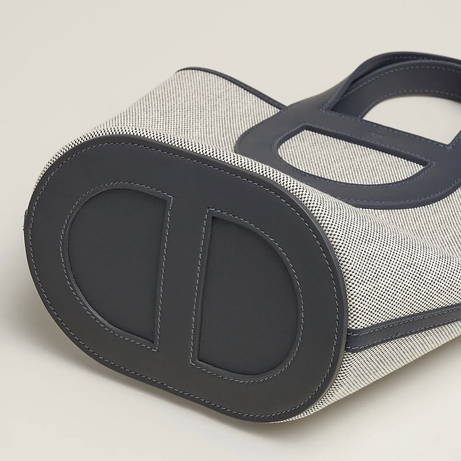 Hermes Herms In The Loop 18 Bag Noir