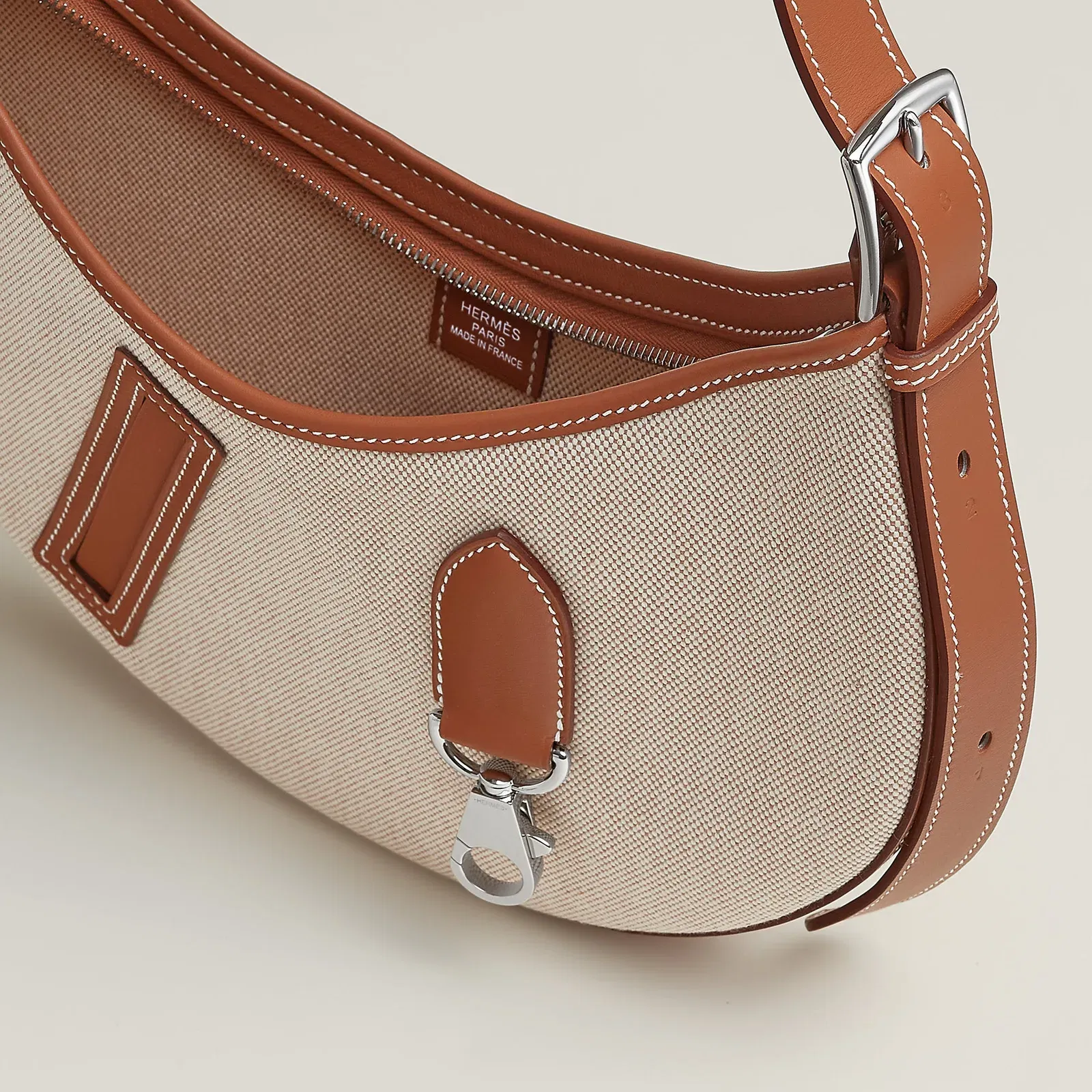 Hermes P'Tit Arcon Toile & Cuir Bag Craie