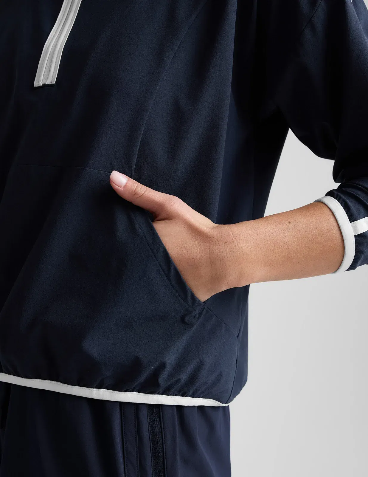 Beyond Yoga Stretch Woven Course Contrast Half Zip Pullover Women's