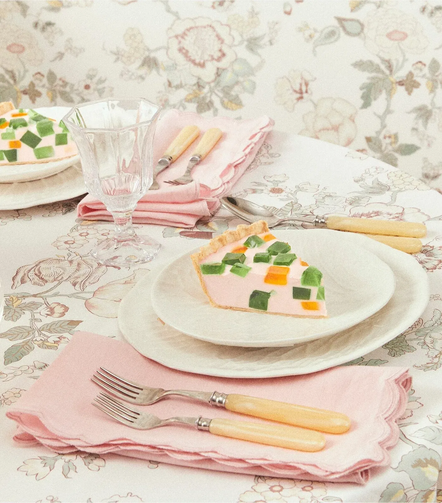 Scalloped Dinner Linen Napkin, Set of 6