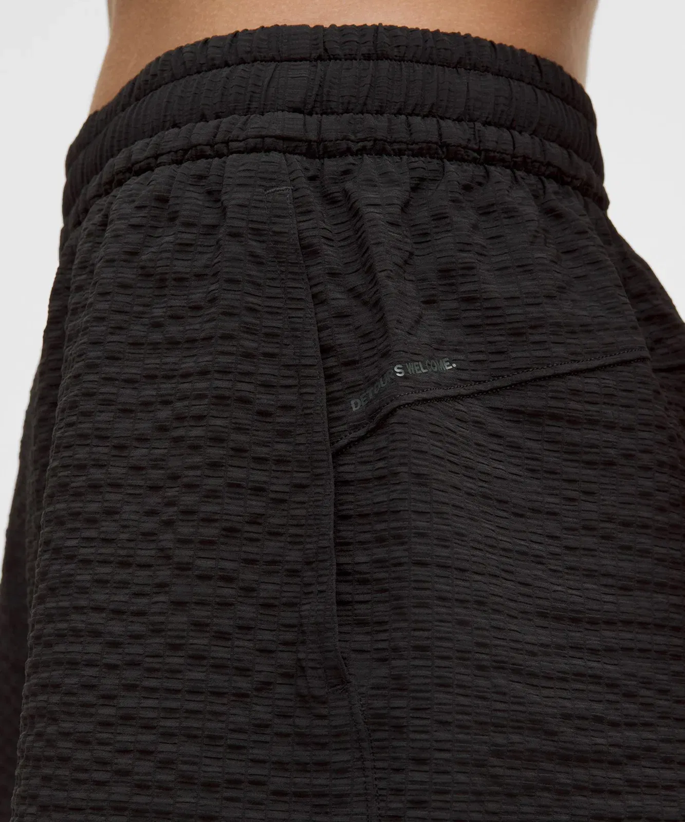 Grid-Texture Relaxed High-Rise Hiking Short 4"