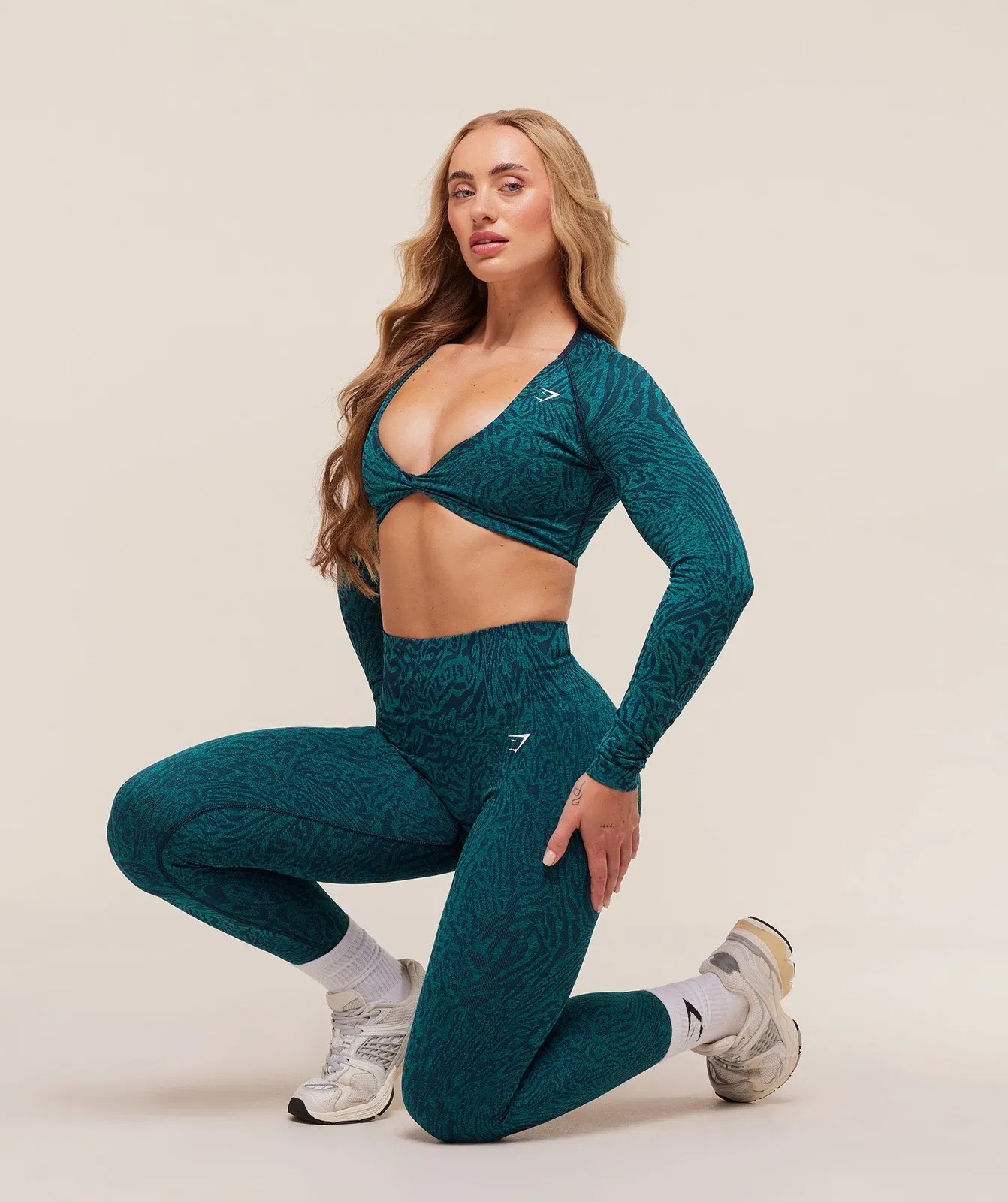 Gymshark Adapt Animal Long Sleeve Crop Top - Navy/Brand Blue
