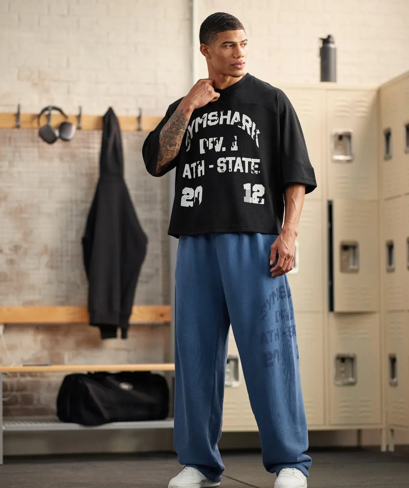 Gymshark Graphic Mesh Oversized T-Shirt - Black