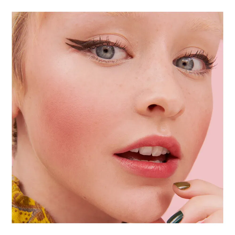 Willa Box O' Powder