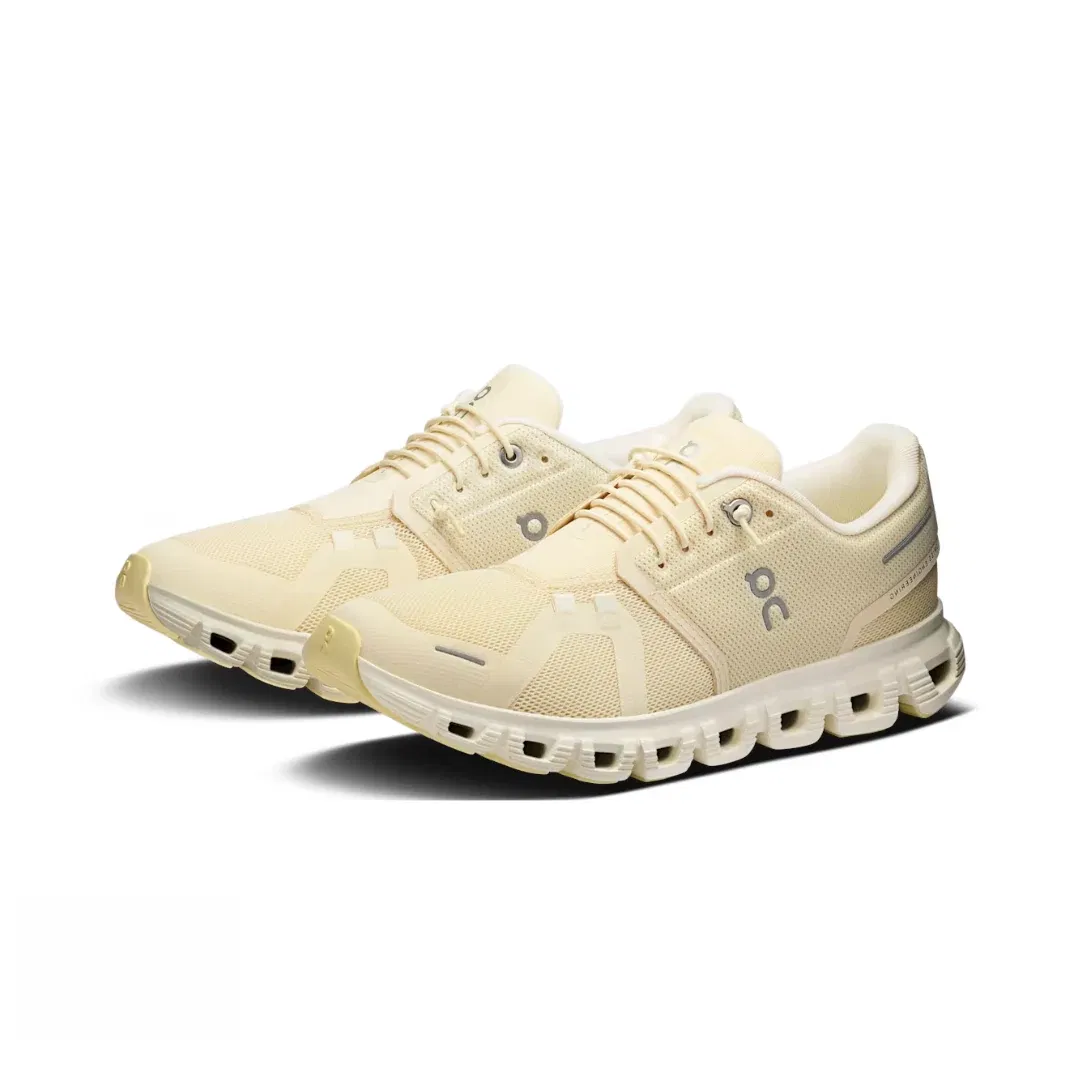 On Running Cloud 6 Castor Ivory (W)