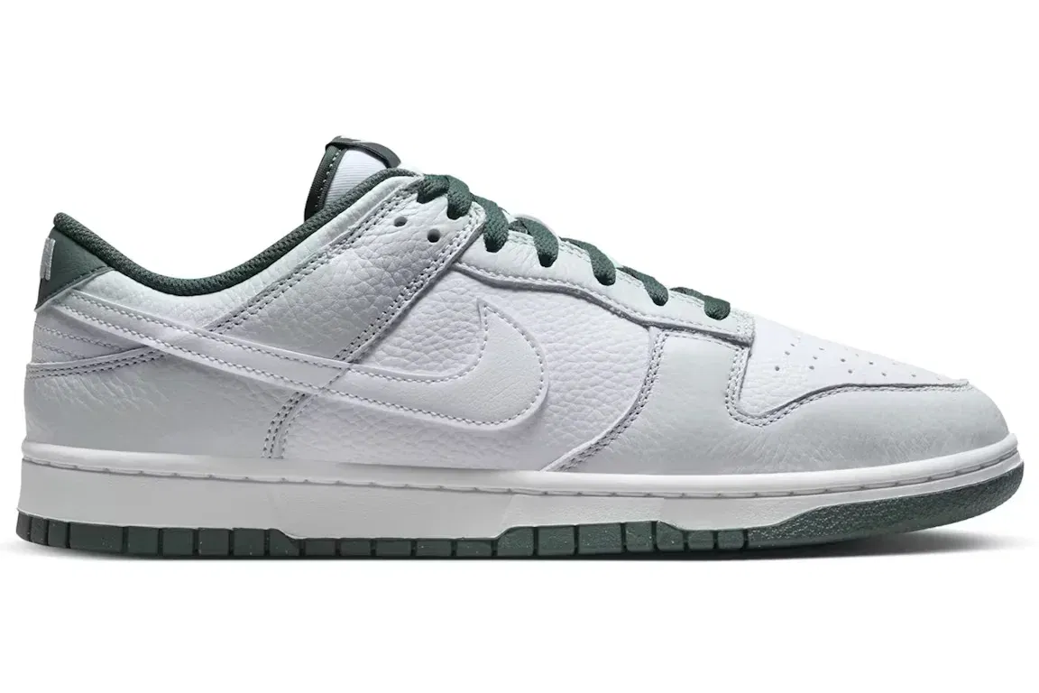 Nike Dunk Low Retro SE Photon Dust Vintage Green