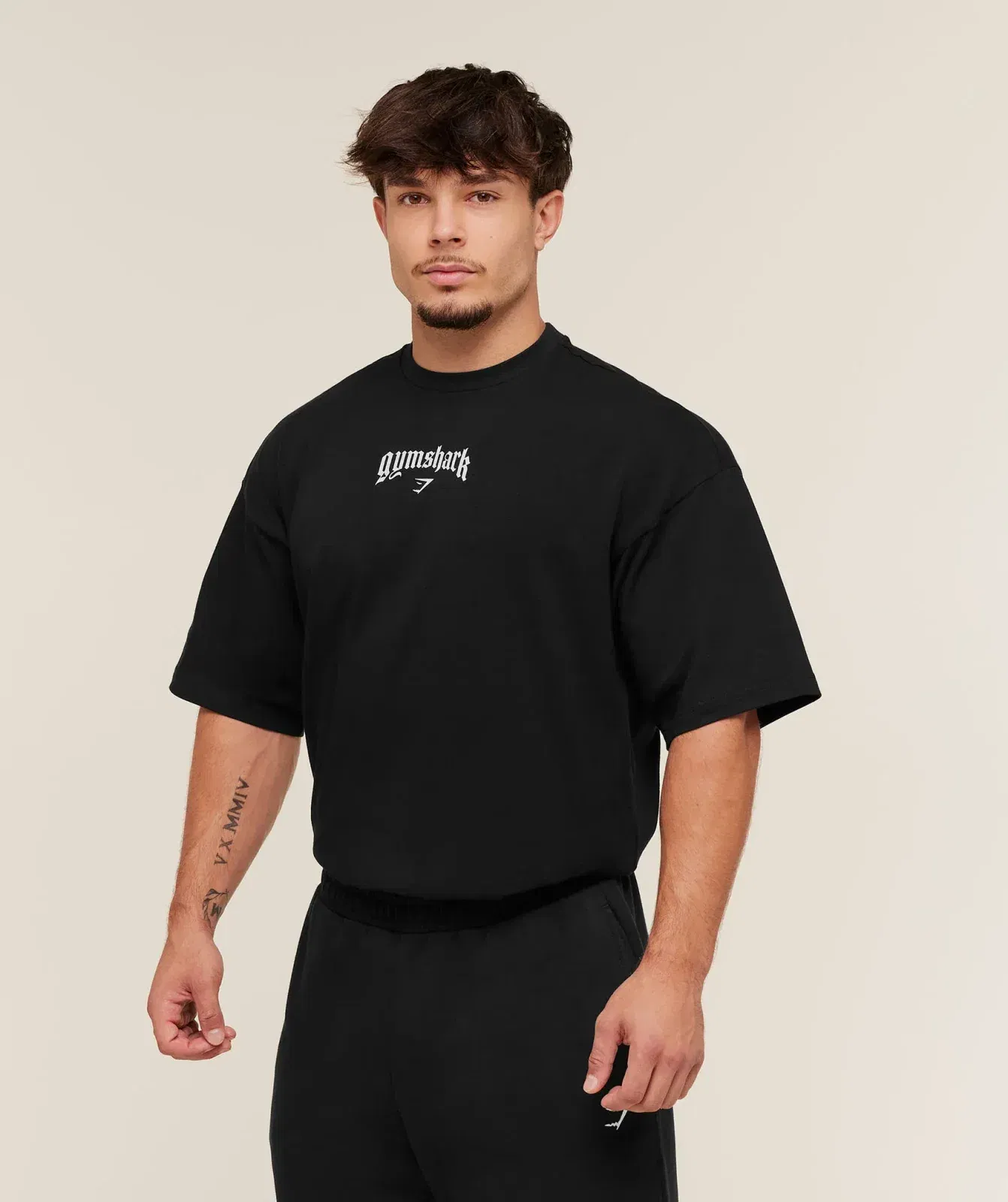 Gymshark Outline Graphic T-Shirt oversized fit Black