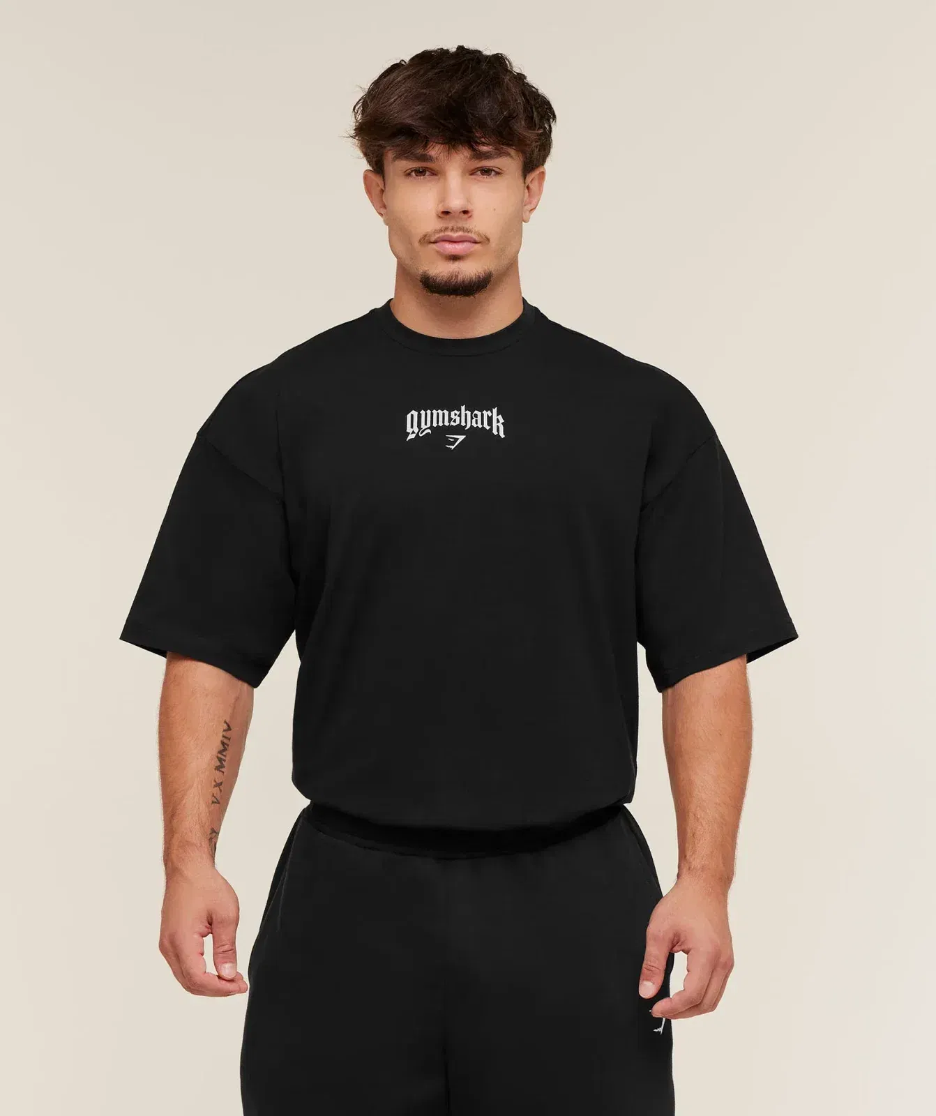 Gymshark Outline Graphic T-Shirt oversized fit Black