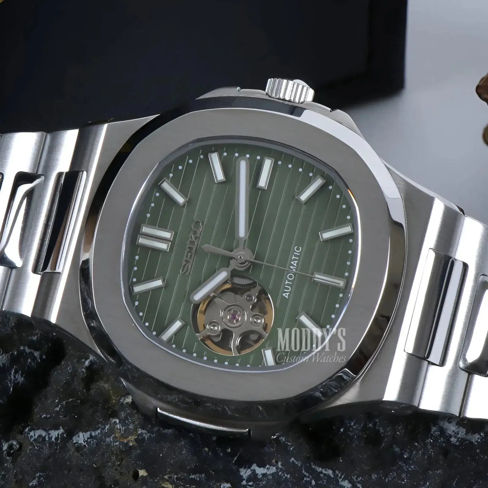 Nautiko Olive Green Open Movement