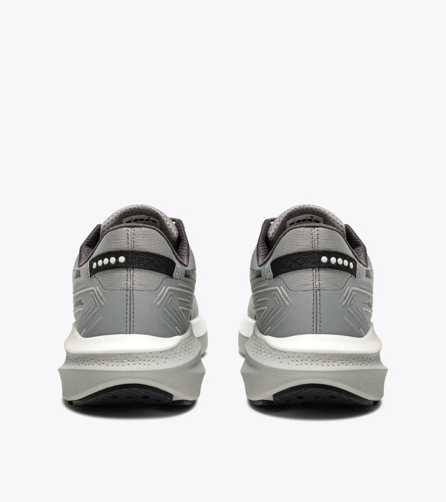 Diadora Mythos Blushield Vigore V Ultimate Gray /Black