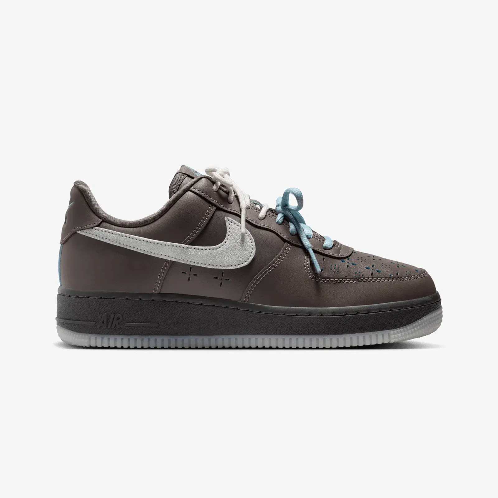 Nike AIR FORCE 1 '07 LV8 { RIDGEROCK/VAST GREY-OCEAN CUBE-SAIL