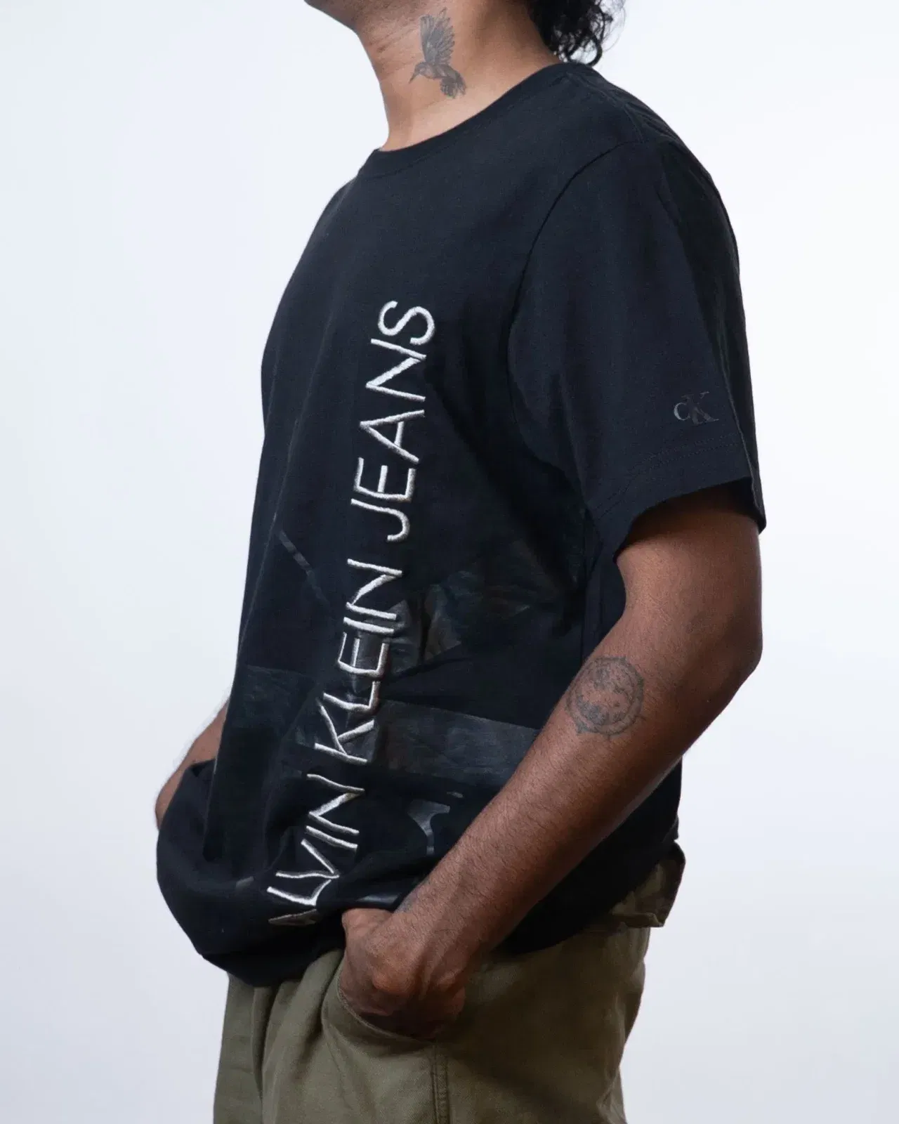 Calvin Klein Logo Embroidered Black T-Shirt (L)
