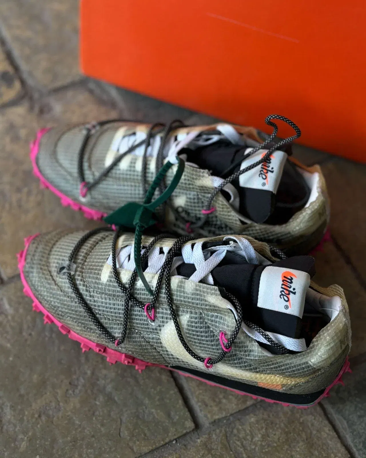 Nike x Off White Waffle Racer (UK 6.5)