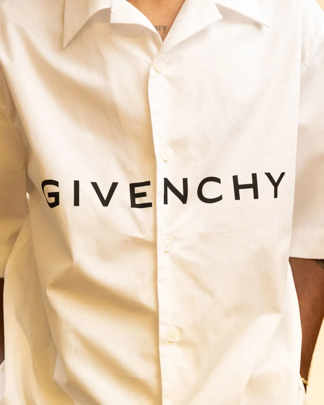 Givenchy Logo Shorts Sleeve Shirt (L)