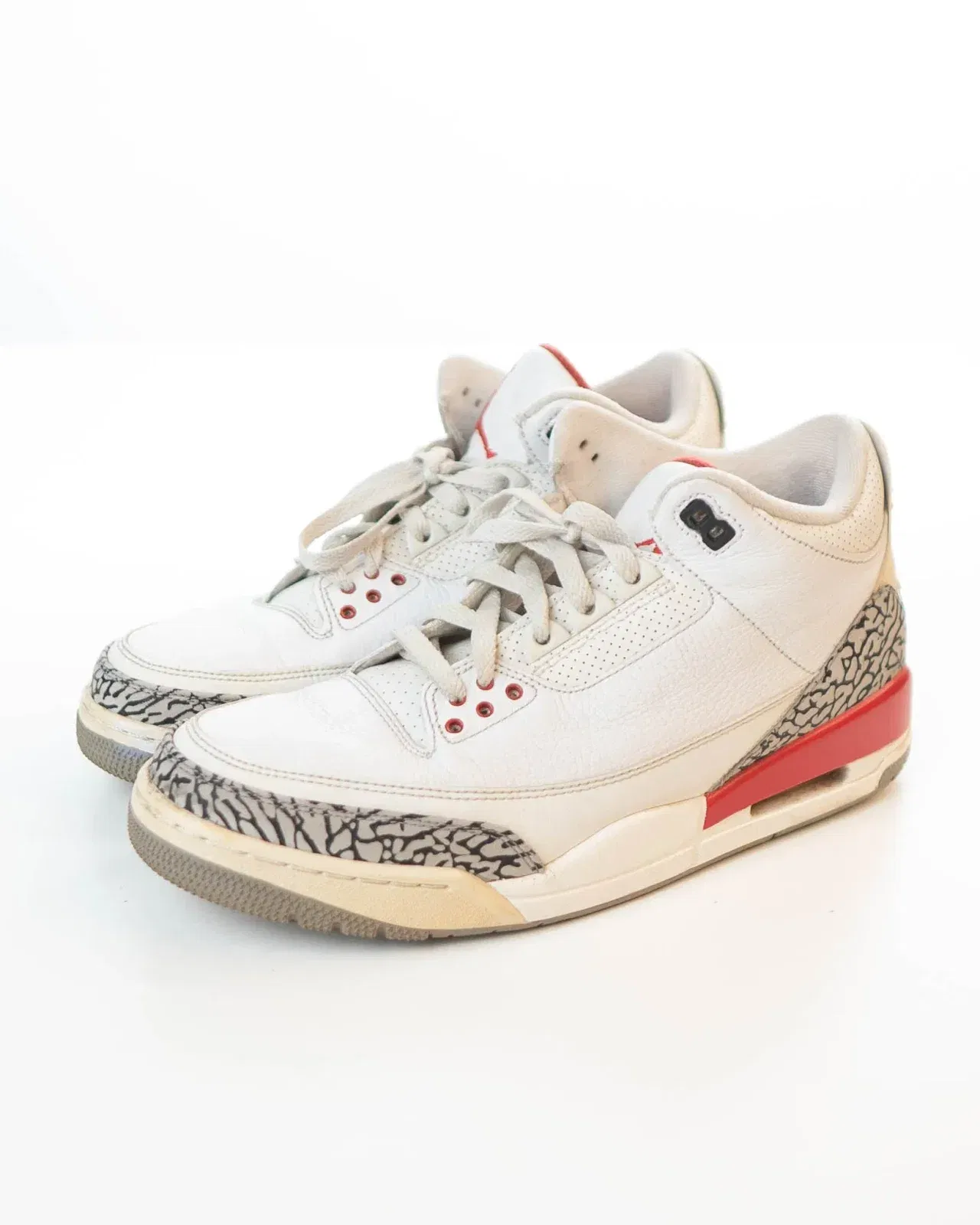 Nike Air Jordan 3 Retro Summit White/Fire Red -Black-Cement Grey (UK 9)