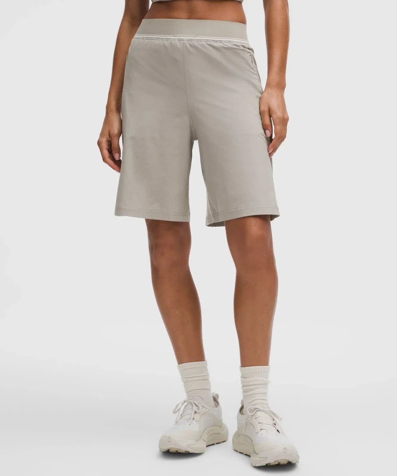 Lululemon Women's Swift Relaxed Shorts 9" *Logo Waistband
