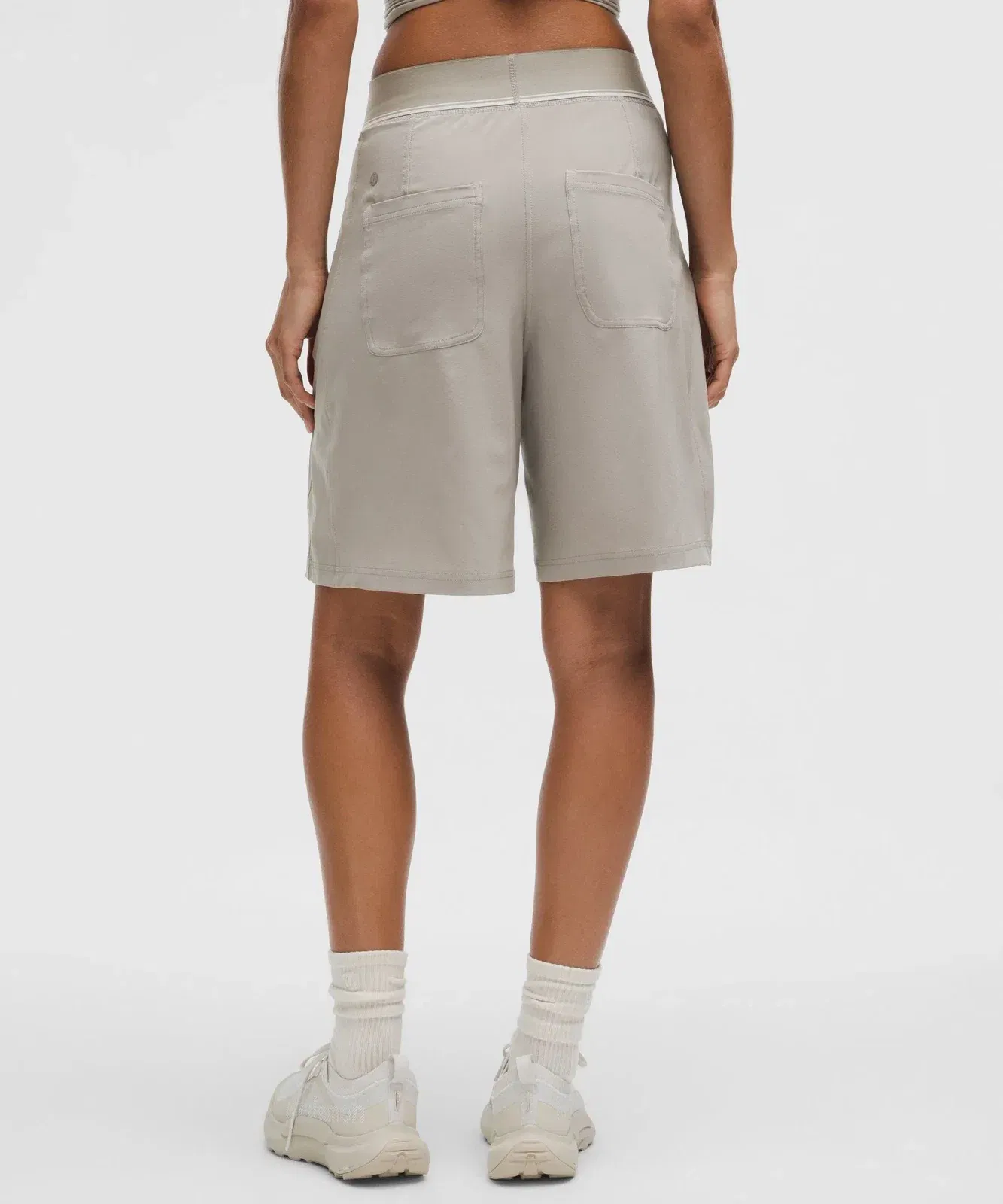 Lululemon Women's Swift Relaxed Shorts 9" *Logo Waistband