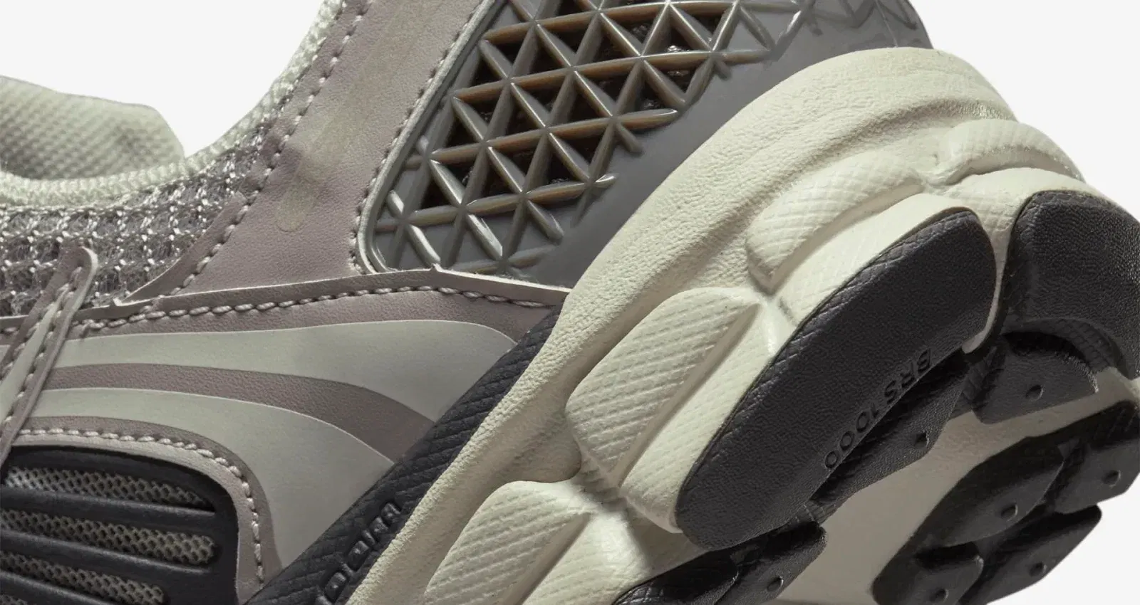 Nike Zoom Vomero 5 Metallic Pewter