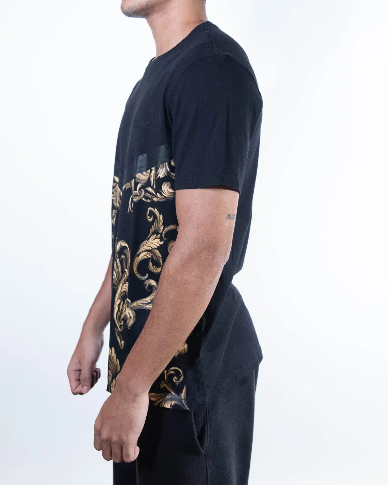 Guess Gold Black T-Shirt (L)