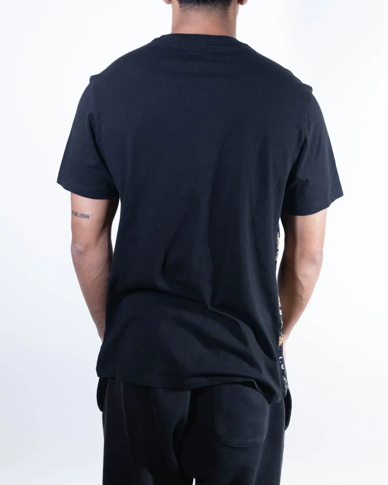 Guess Gold Black T-Shirt (L)