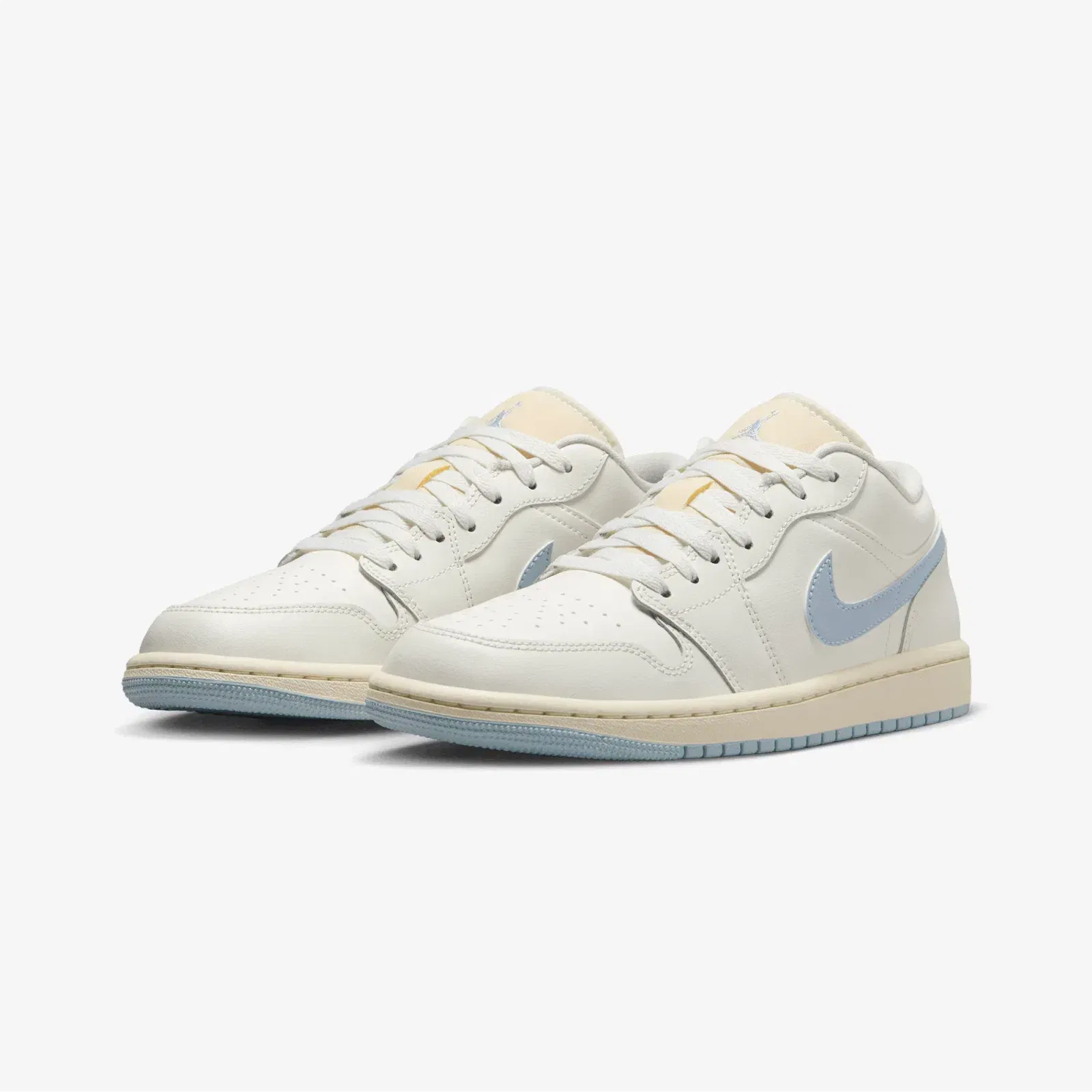 JORDAN AIR JORDAN 1 LOW { SAIL/GHOST-COCONUT MILK