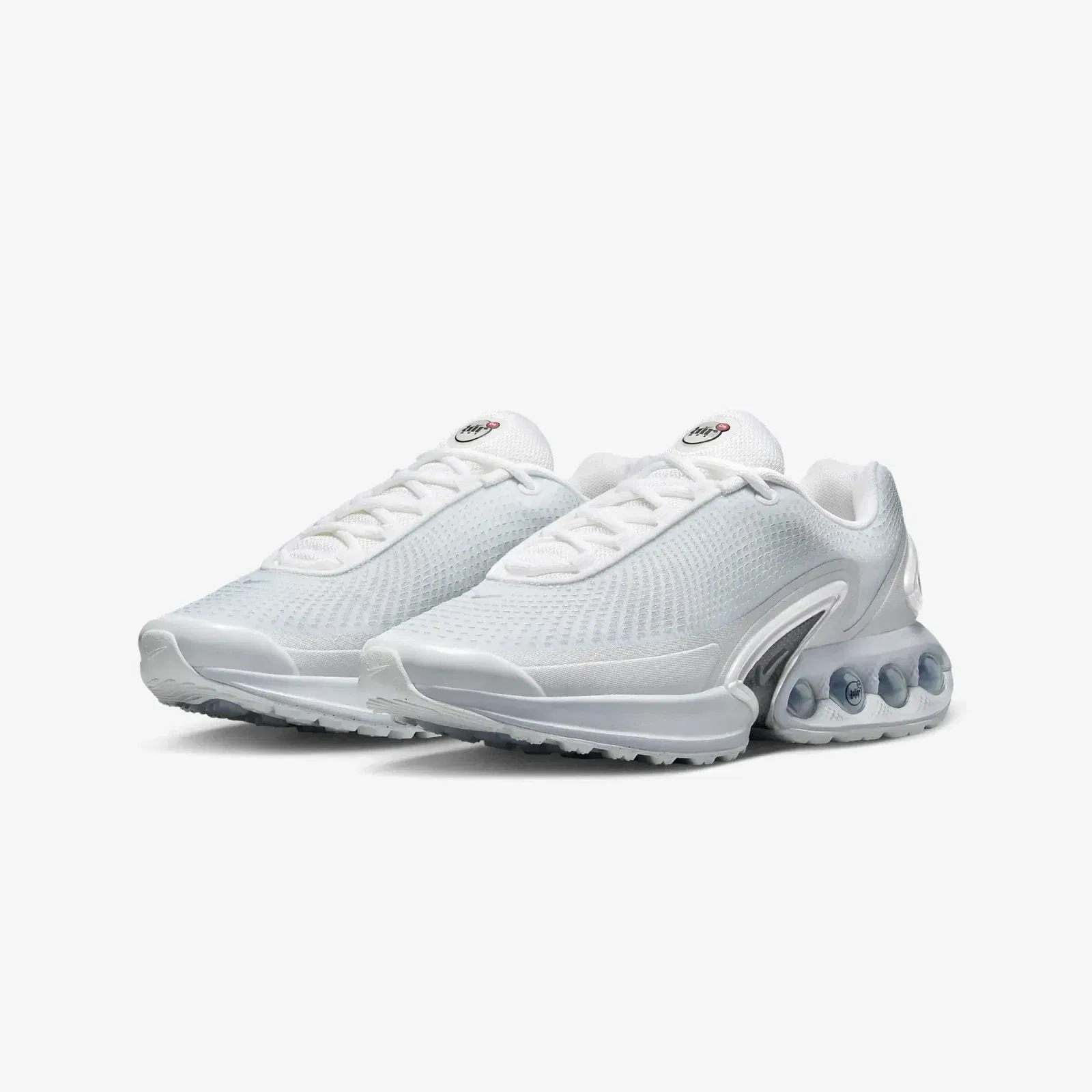 Nike AIR MAX DN { WHITE/METALLIC SILVER-PURE PLATINUM