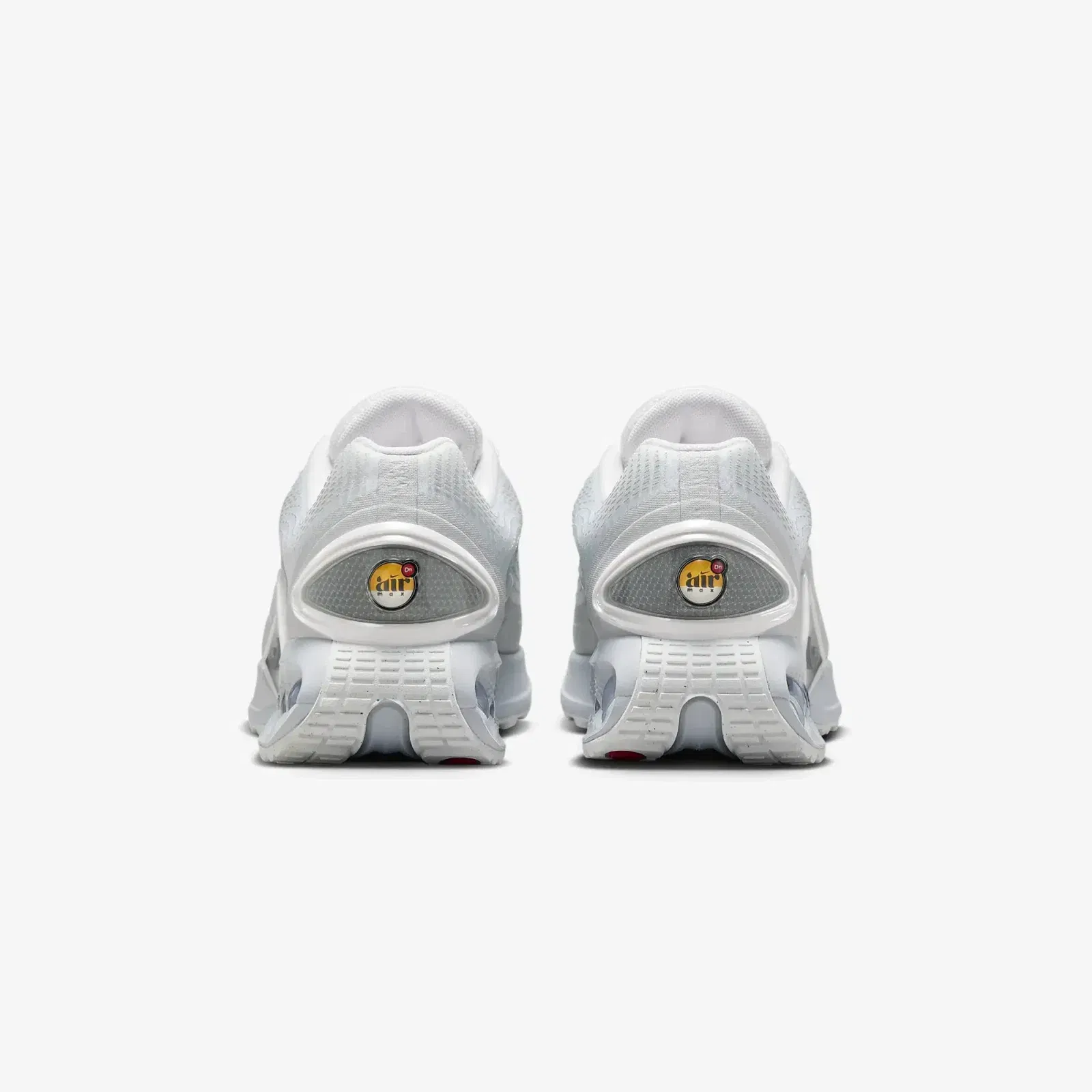 Nike AIR MAX DN { WHITE/METALLIC SILVER-PURE PLATINUM