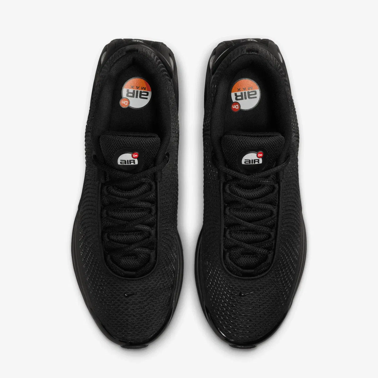 Nike AIR MAX DN { BLACK/BLACK-BLACK-MTLC DARK GREY