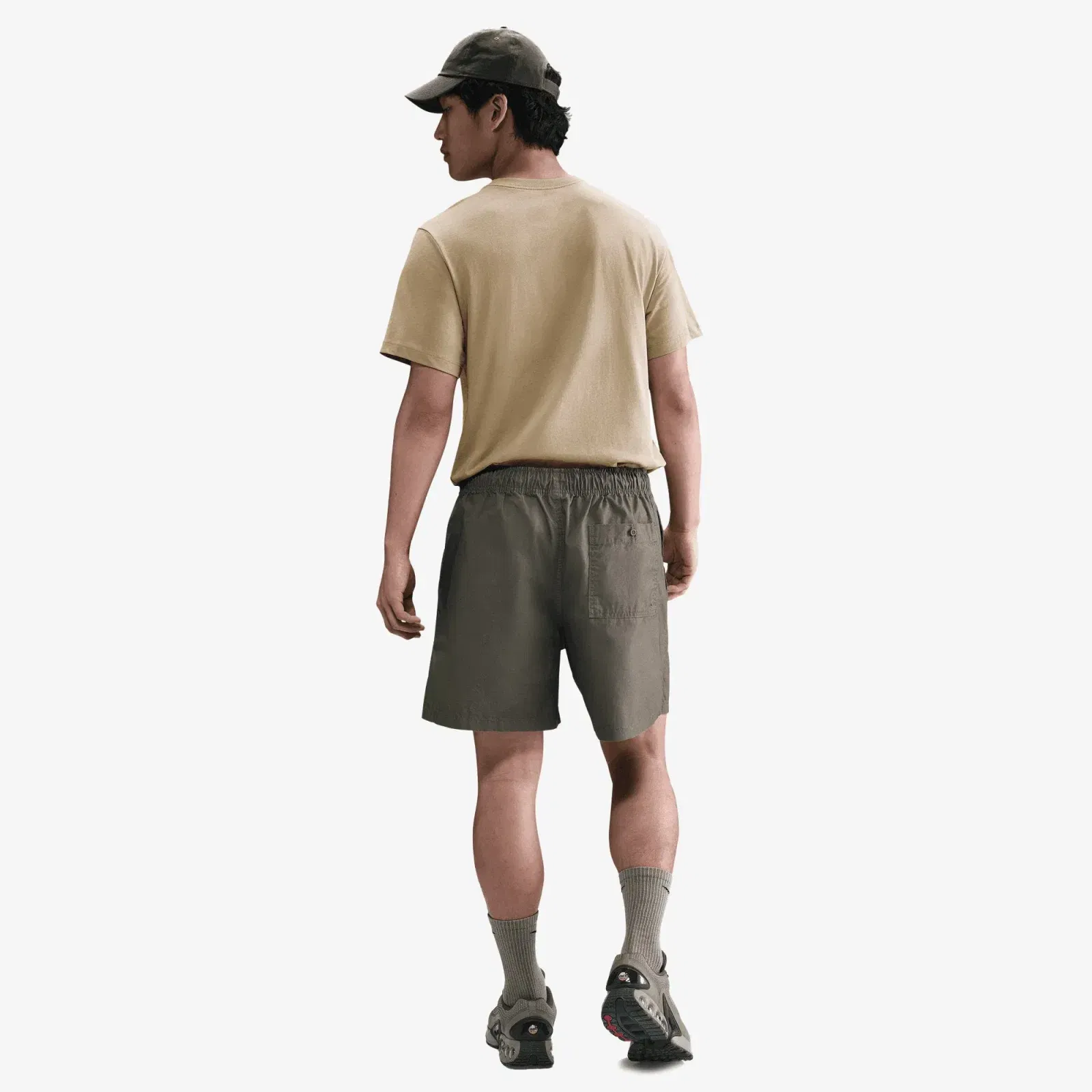 NIKE SPORTSWEAR T-SHIRT { PARACHUTE BEIGE
