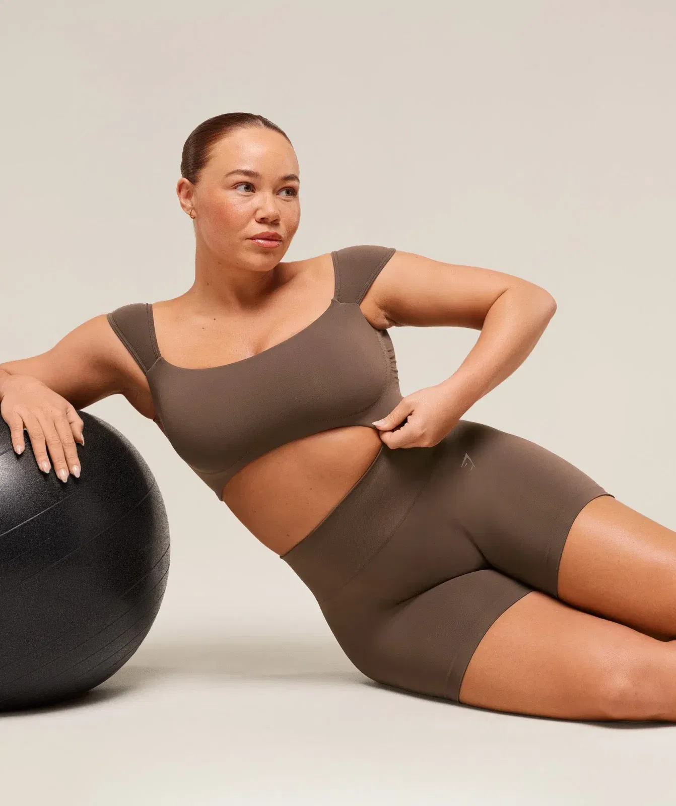 Gymshark Soft Sculpt Cap Sleeve Bralette - Walnut Brown