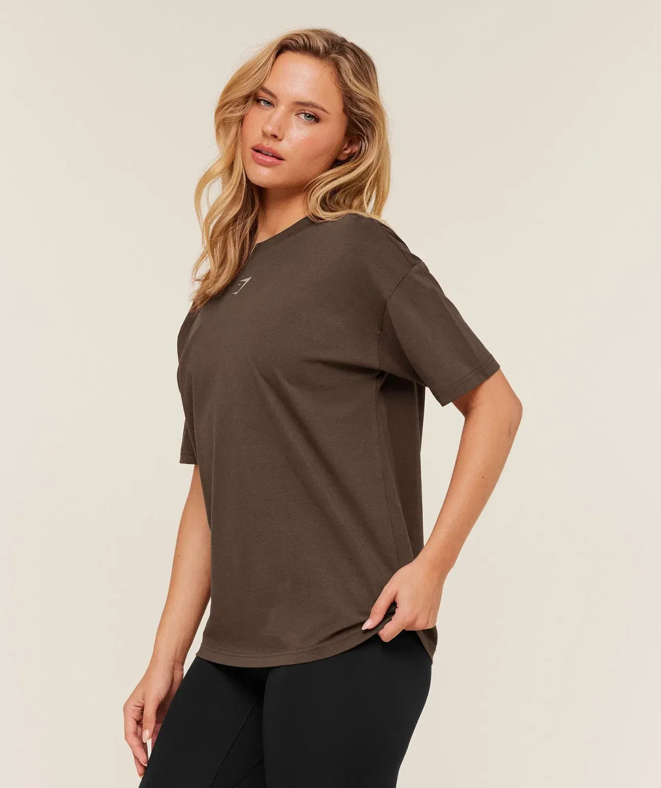 Gymshark Trace Graphic Oversized T-Shirt - Archive Brown