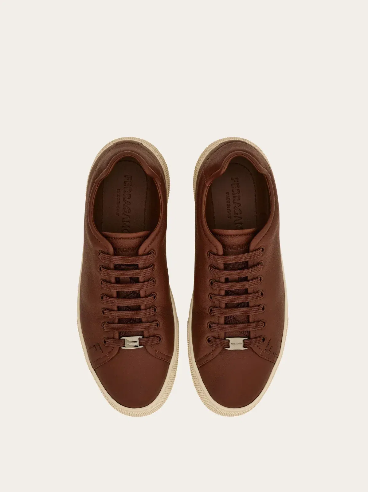 Elastic lace sneaker