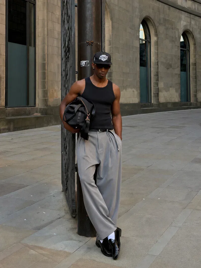 Essential Sculpt Fit Vest - Black
