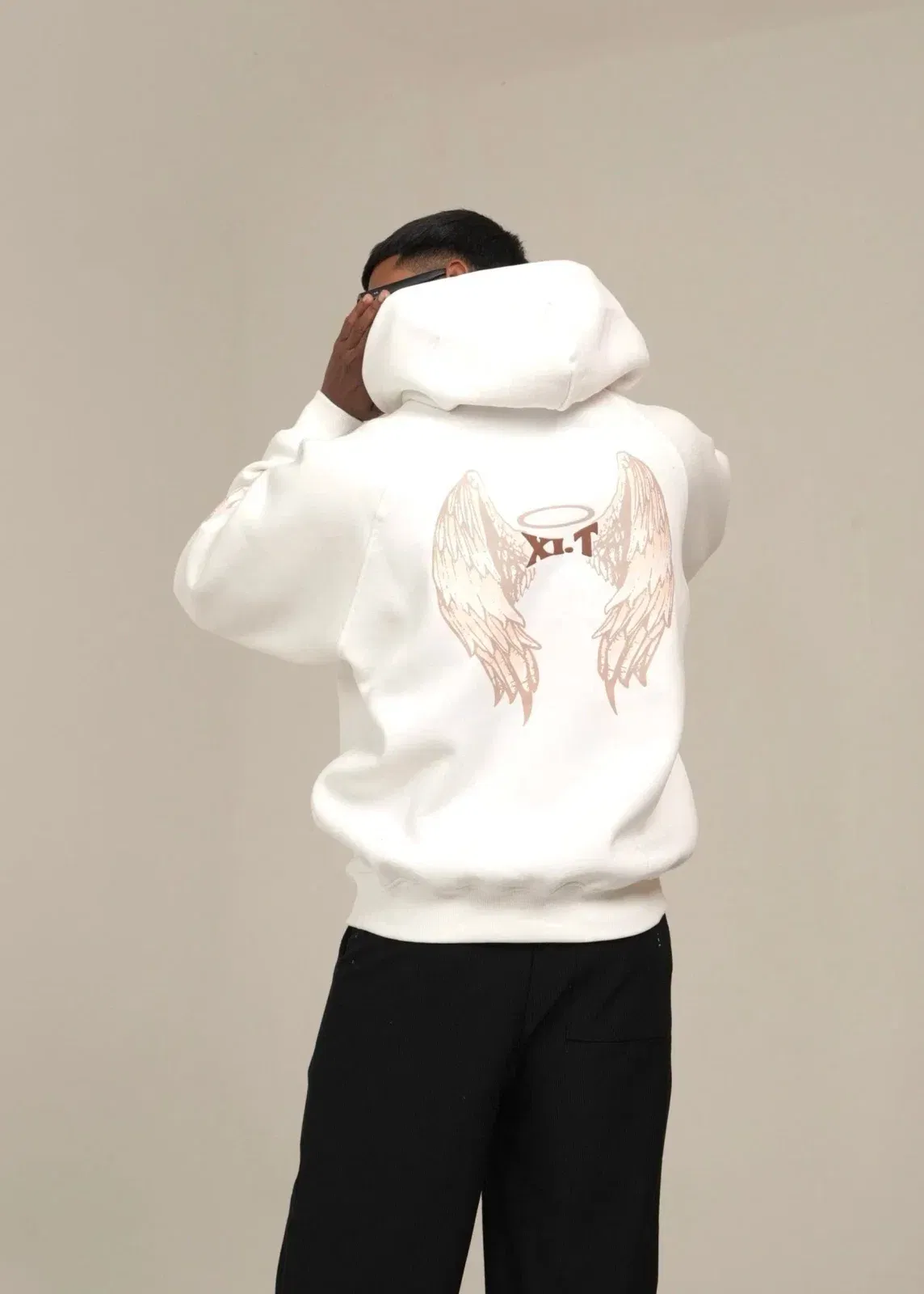 IVORY ‘FEATHERED GRACE’