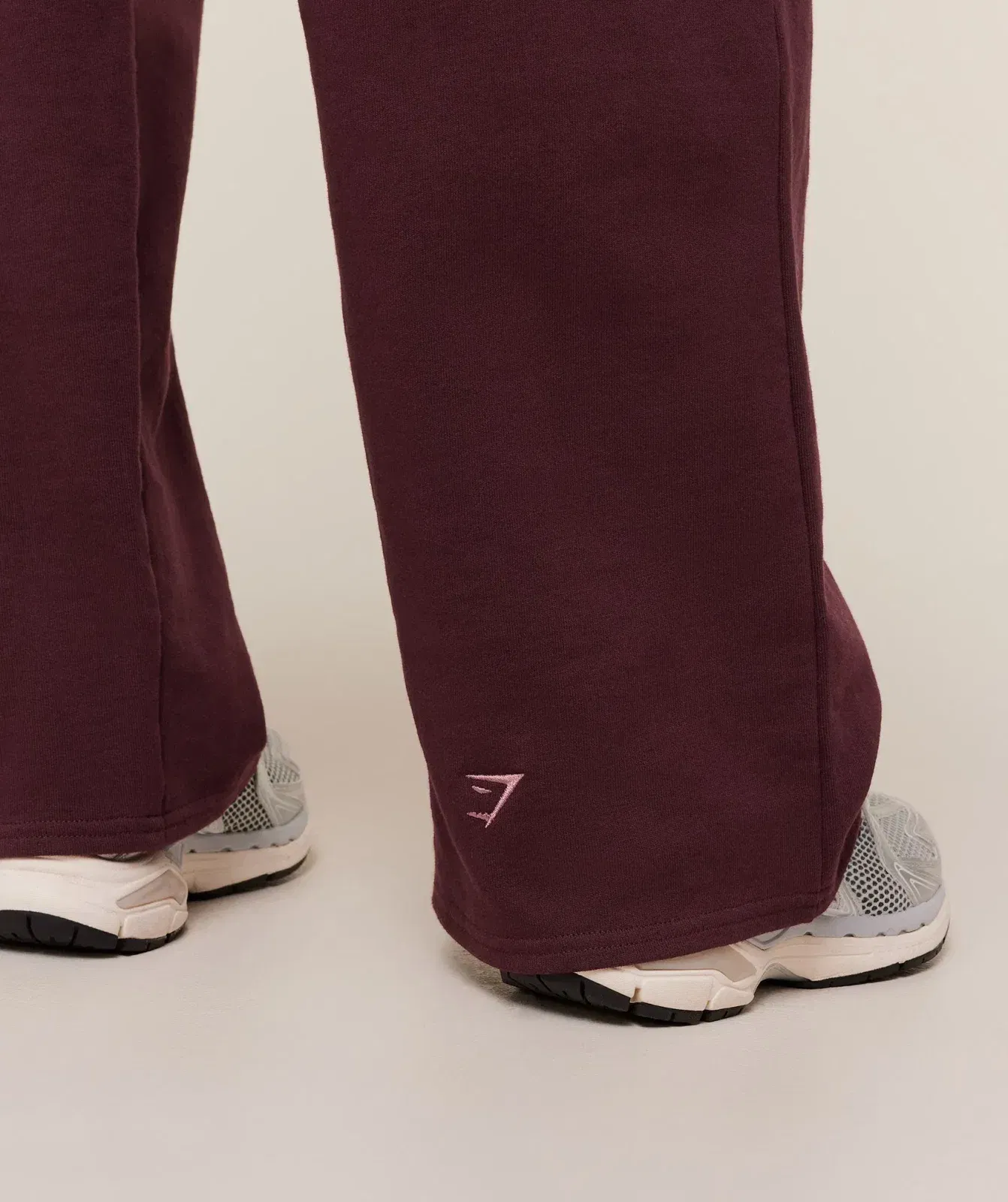 Gymshark Collegiate Graphic Straight Leg Jogger - GS Rich Maroon