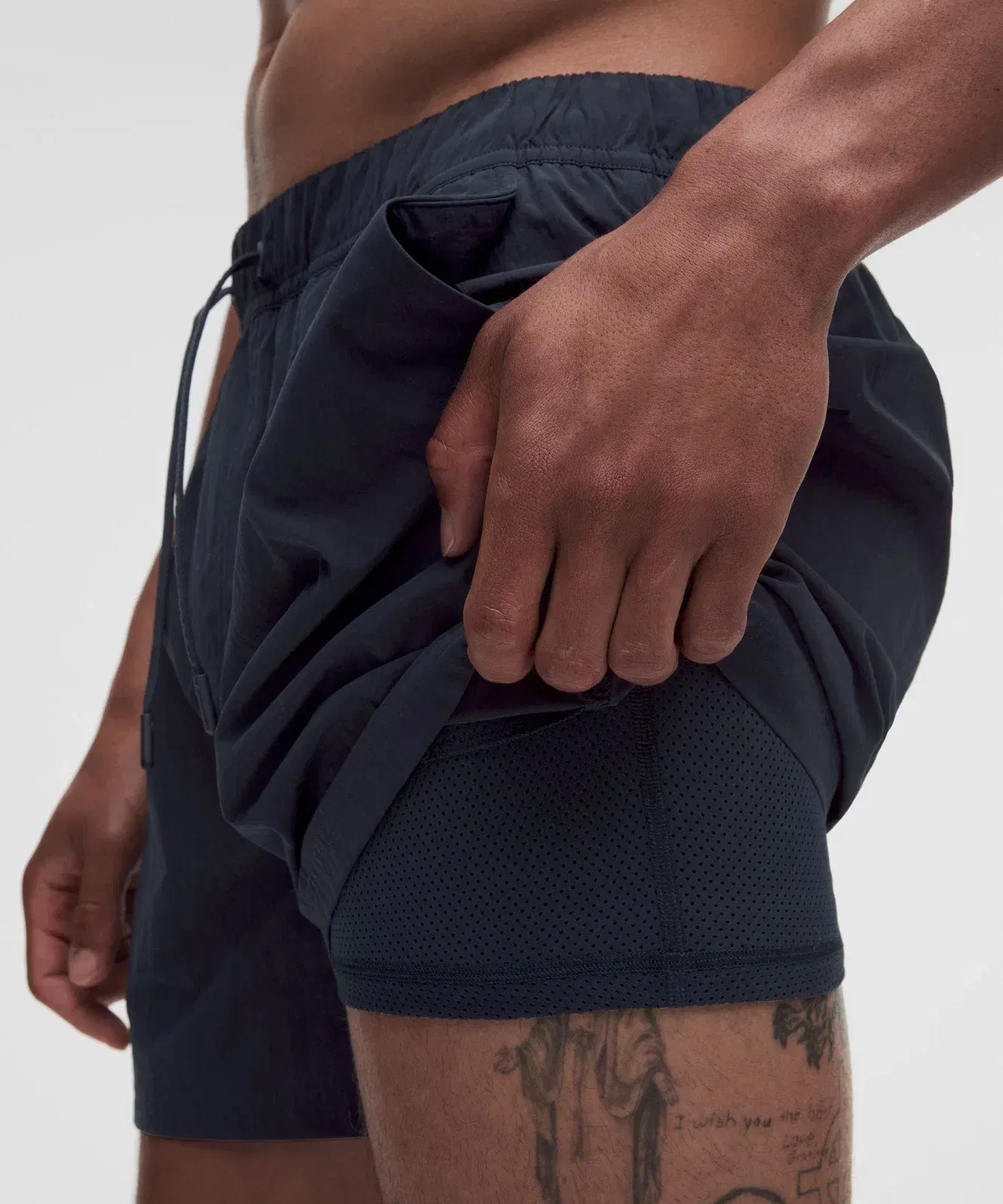 Lululemon Beach to Trail Lined Short 5"