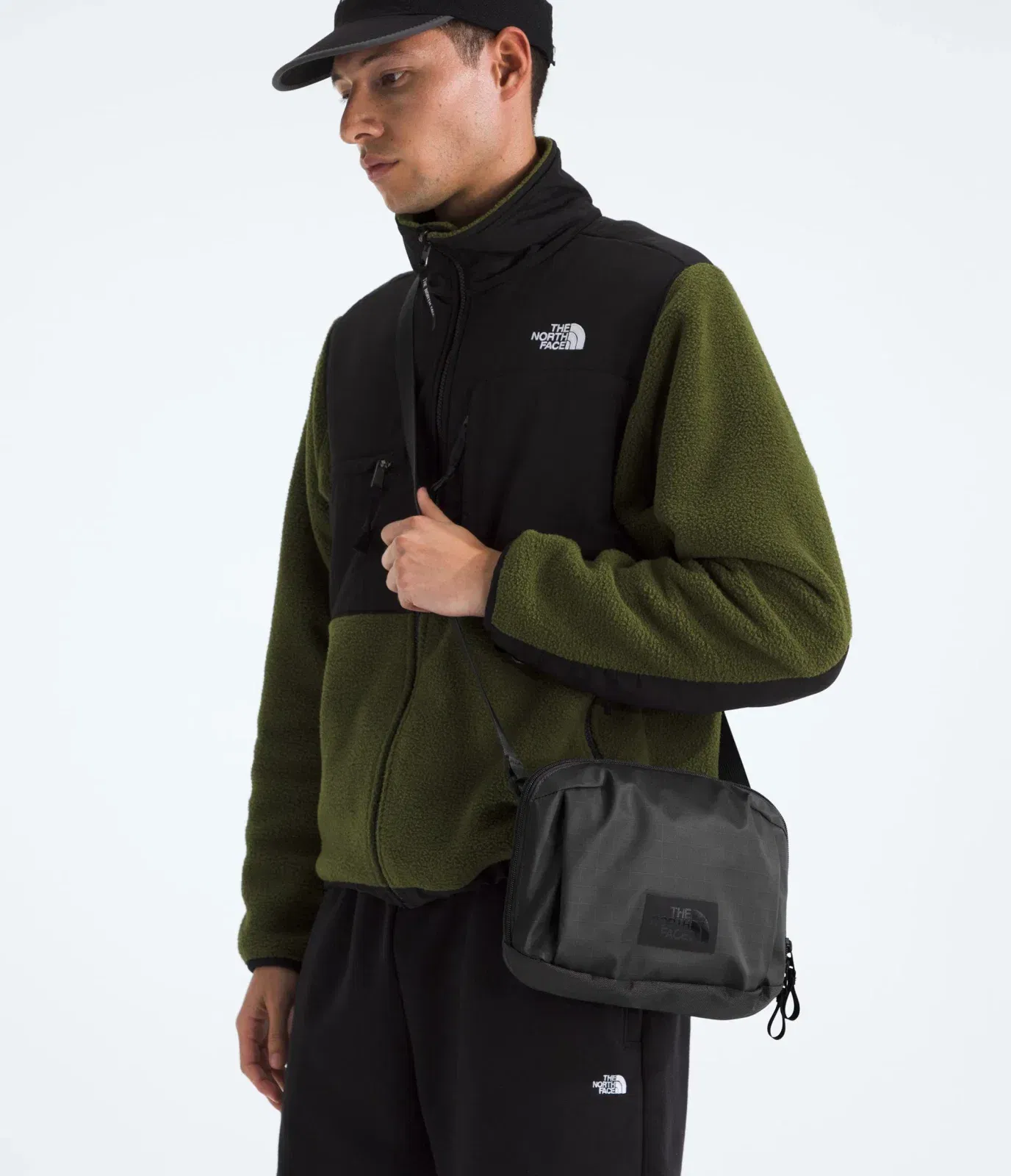 The North Face Base Camp™ Voyager Pro Crossbody Anthracite Grey