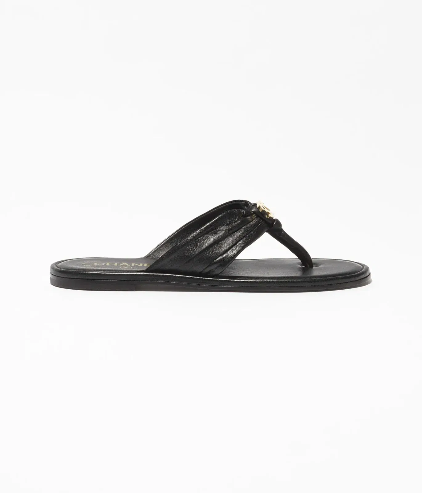 The CHANEL Coco Beach 2026 collection Thongs