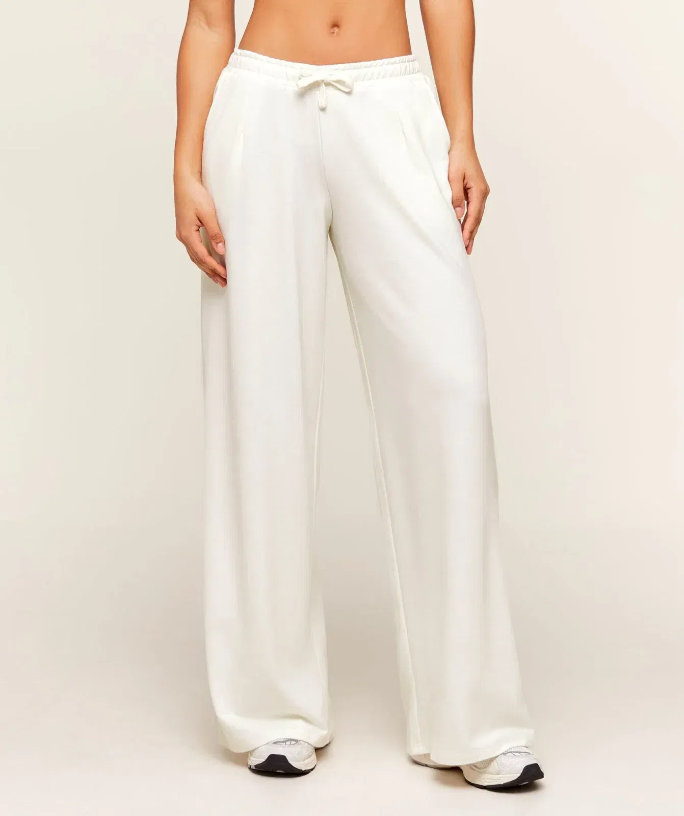 Women's Gymshark Lightweight Wide Leg Pant Tall Soft White