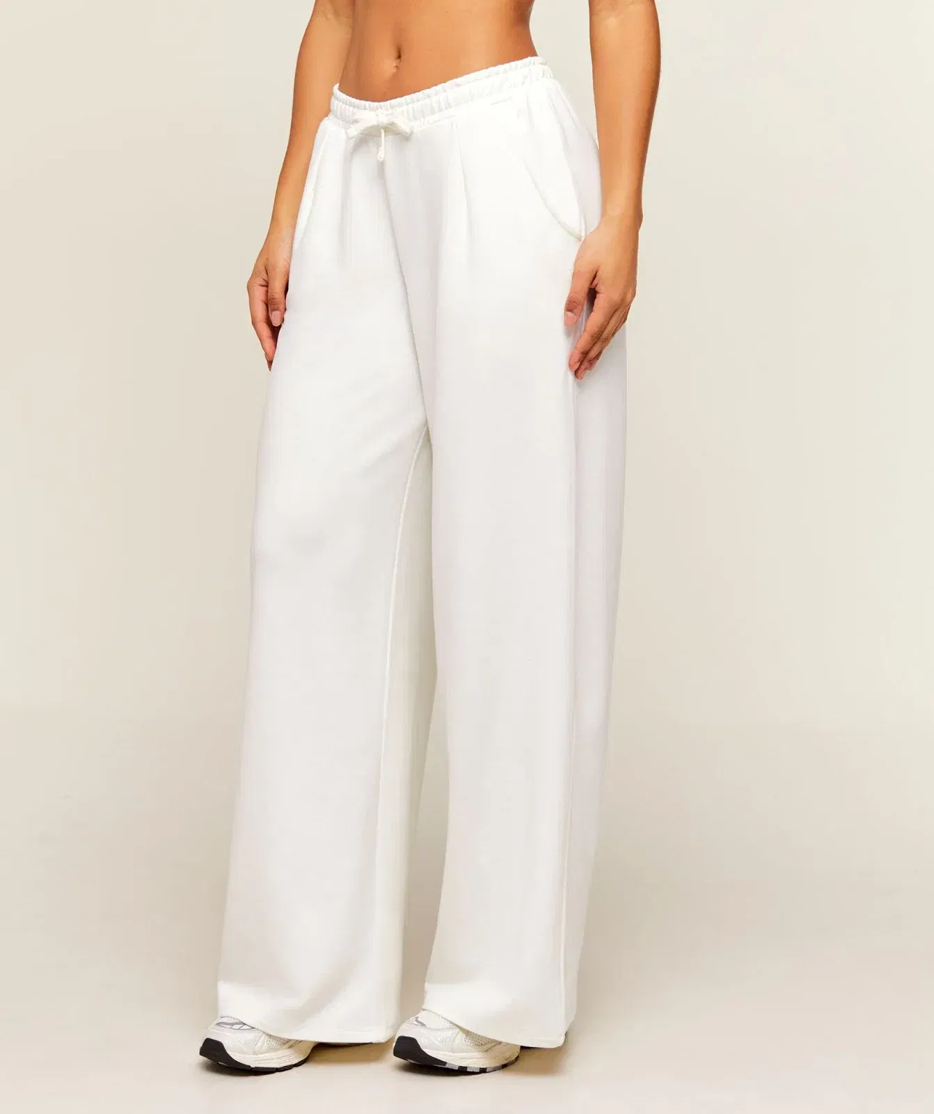 Women's Gymshark Lightweight Wide Leg Pant Tall Soft White