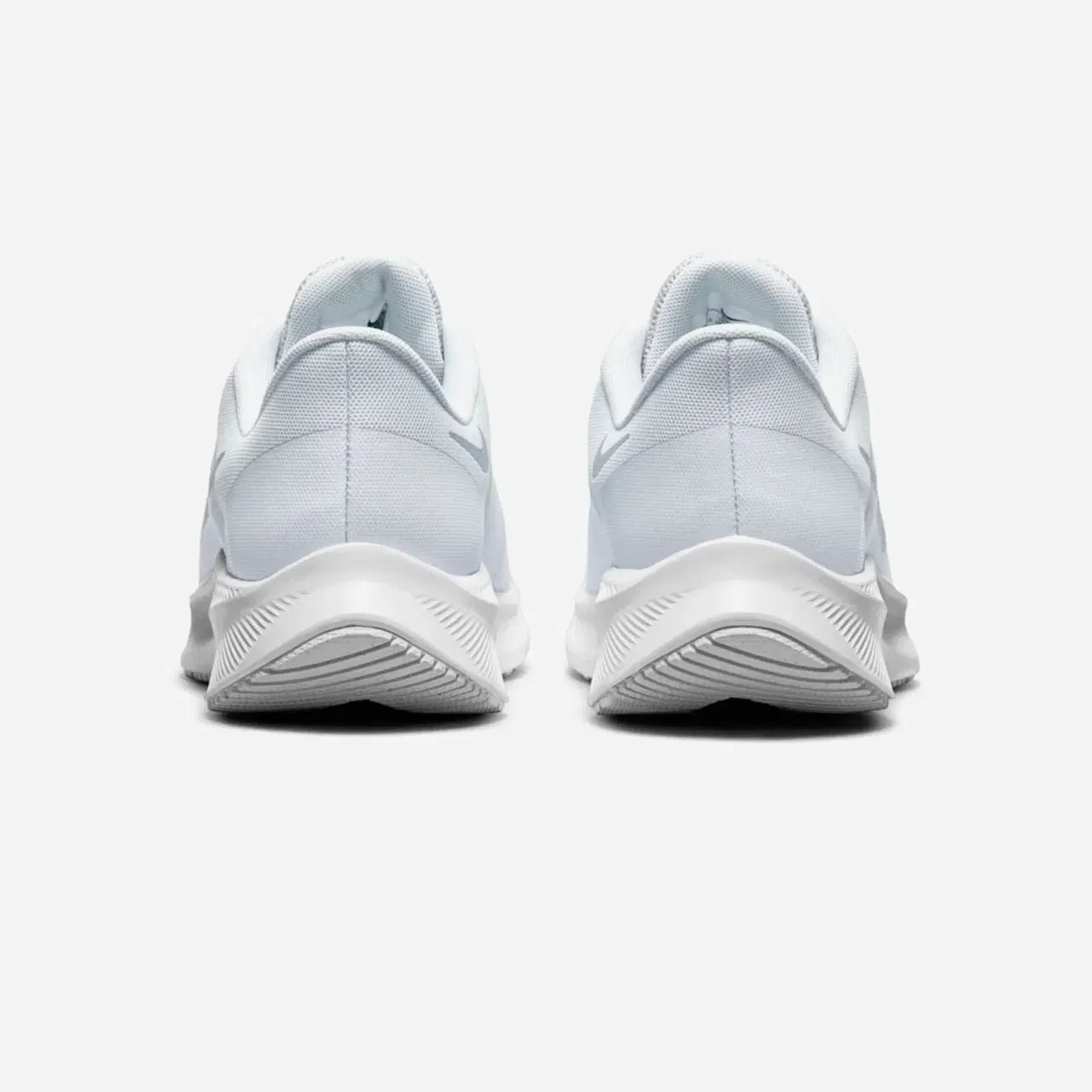 Nike Quest 4 White Photon Dust Metallic Silver WMNS