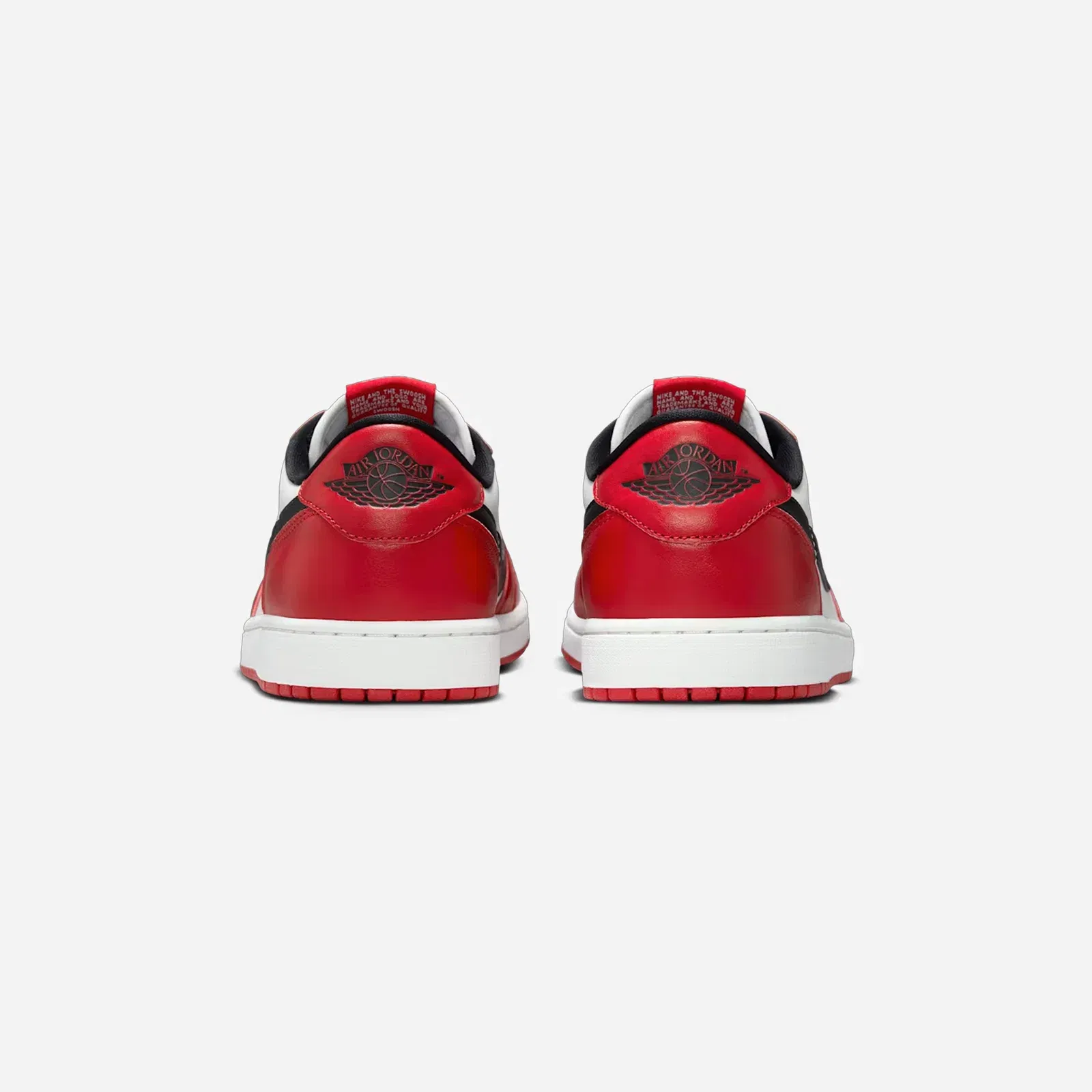 Air Jordan 1 Retro Low OG Chicago 2025