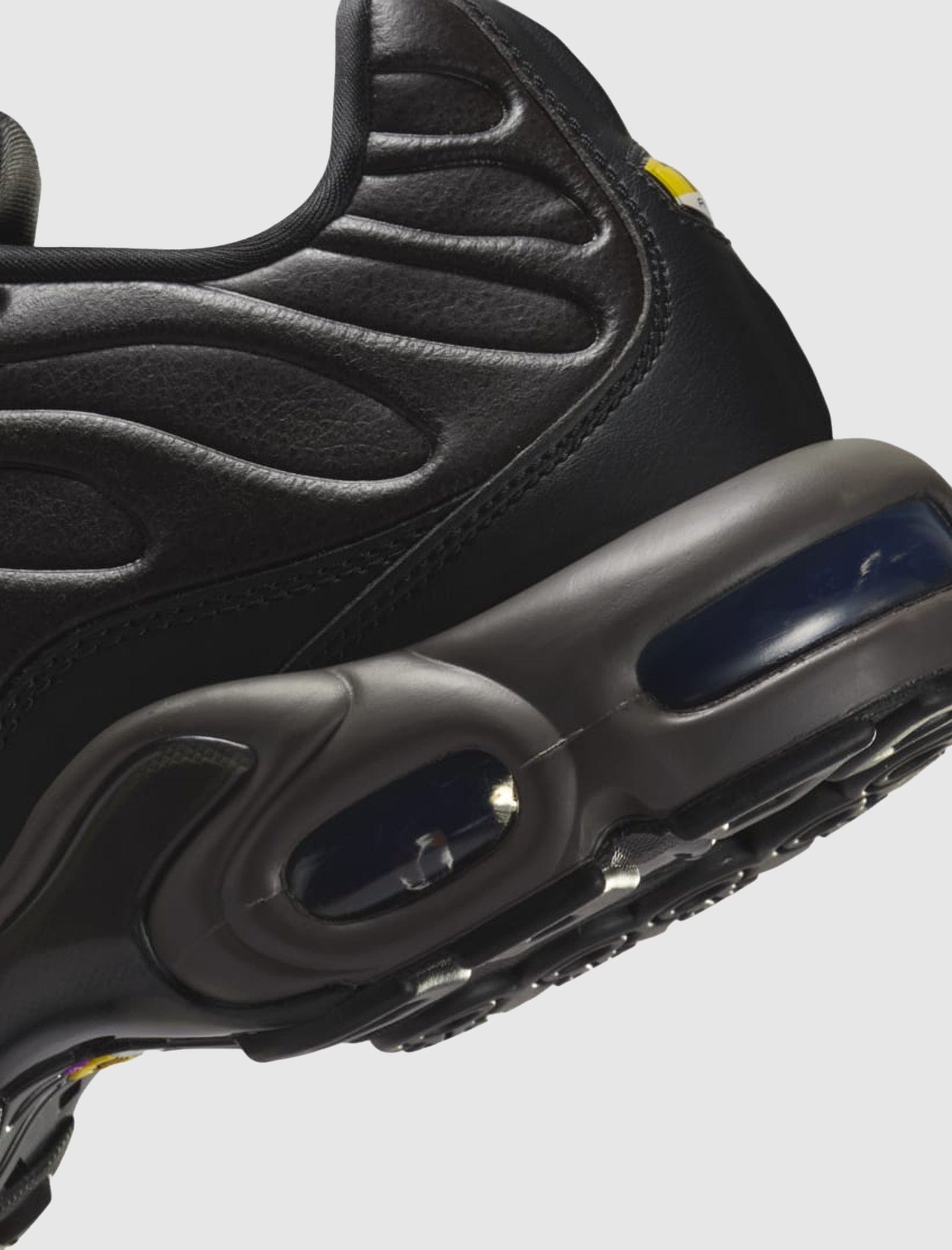 Nike AIR MAX PLUS PRM OLYMPICS "BLACK TEA"