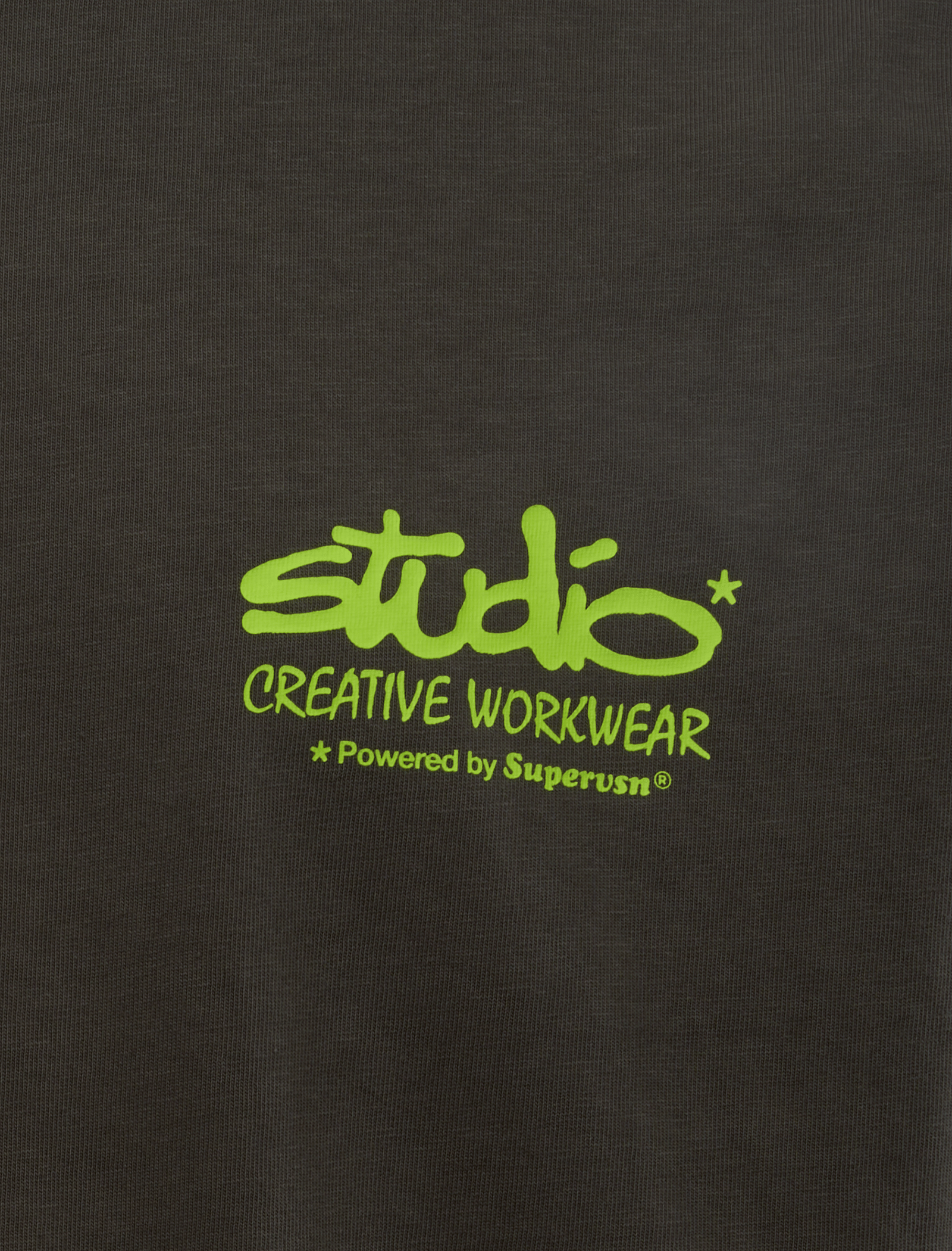 SUPERVSN STUDIO LABEL LOGO TEE