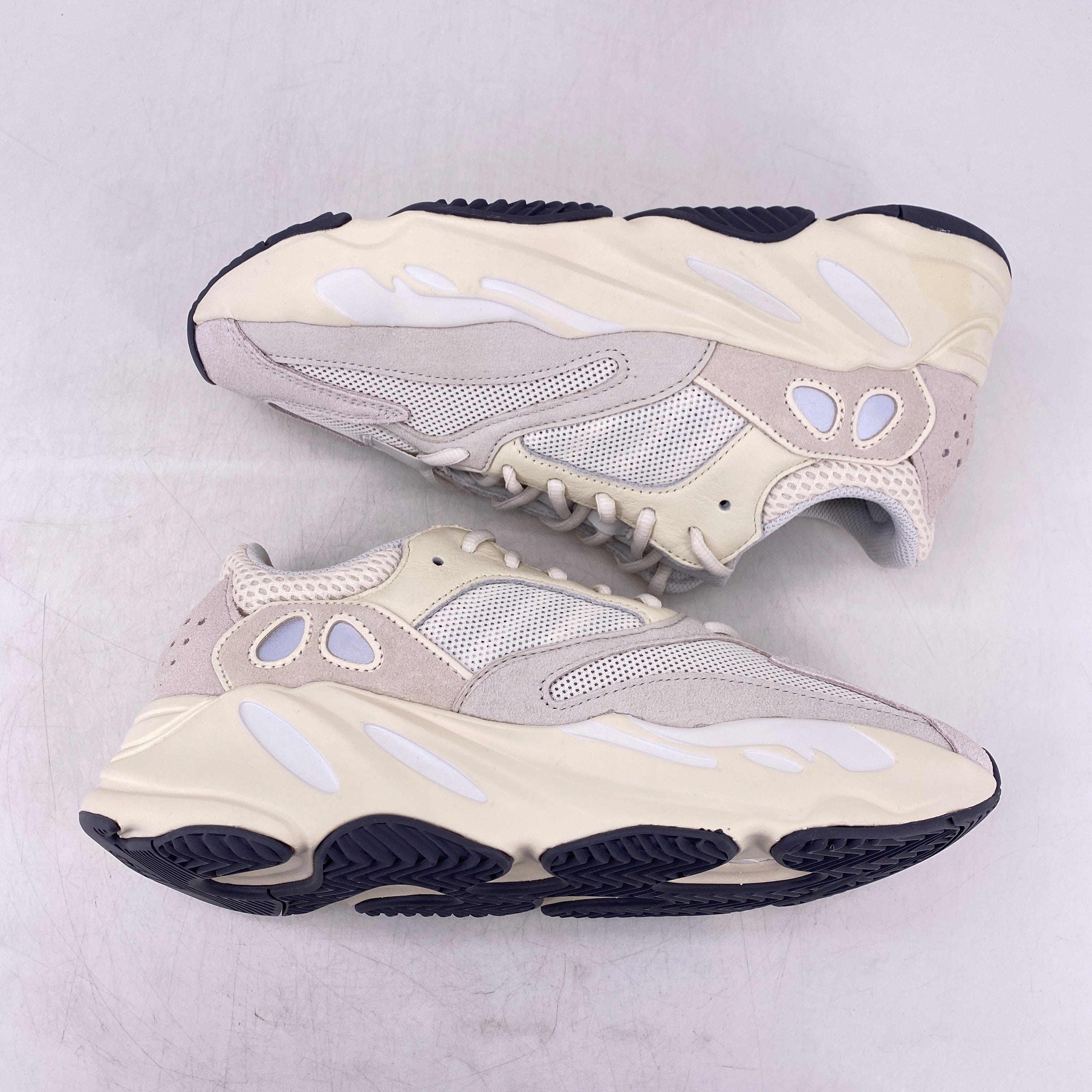 Yeezy 700 "Analog" 2019 New Size 8.5