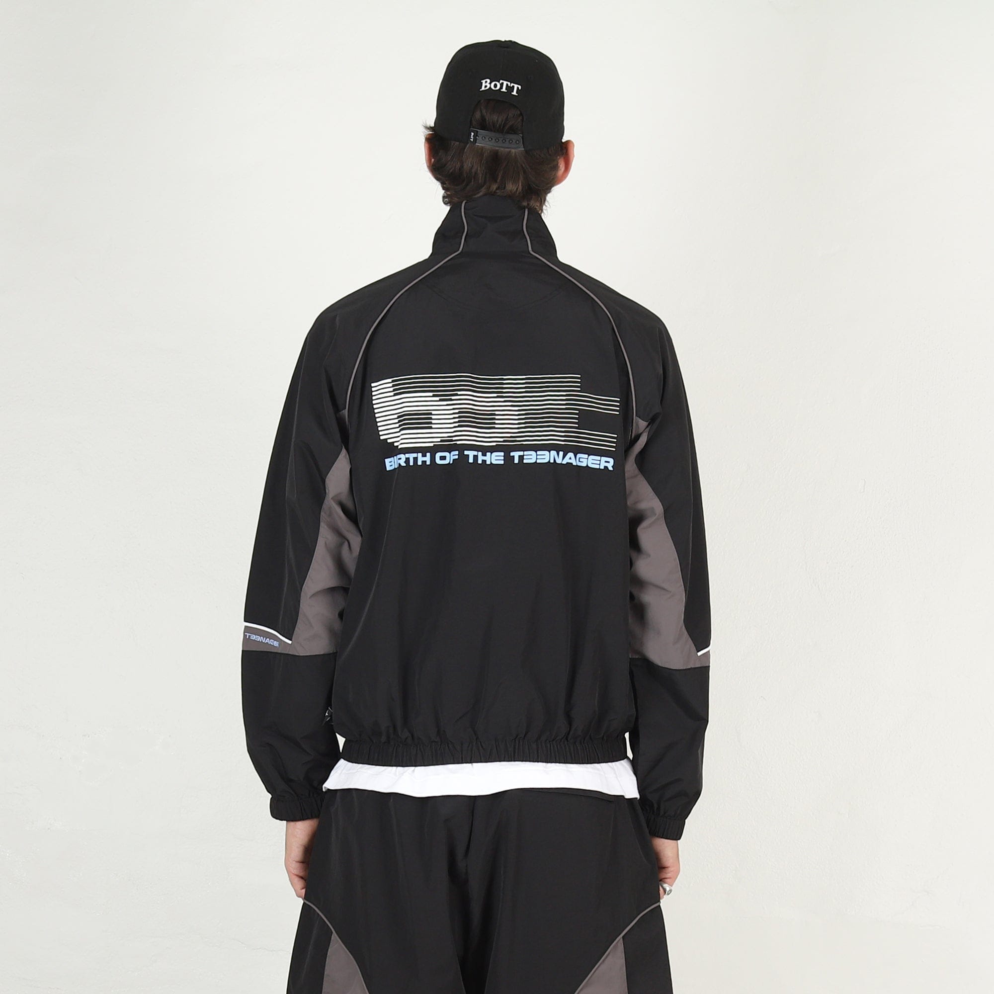 Bott Raglan Track Jacket - Black